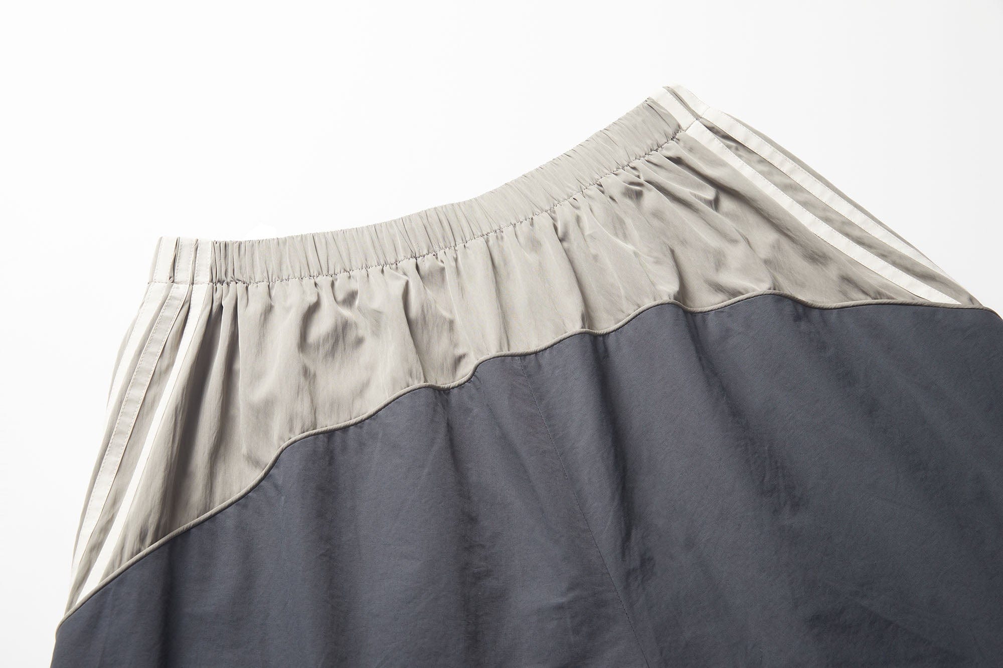 ERROR CODE ROBOT Athletic Contrast Spliced Shorts