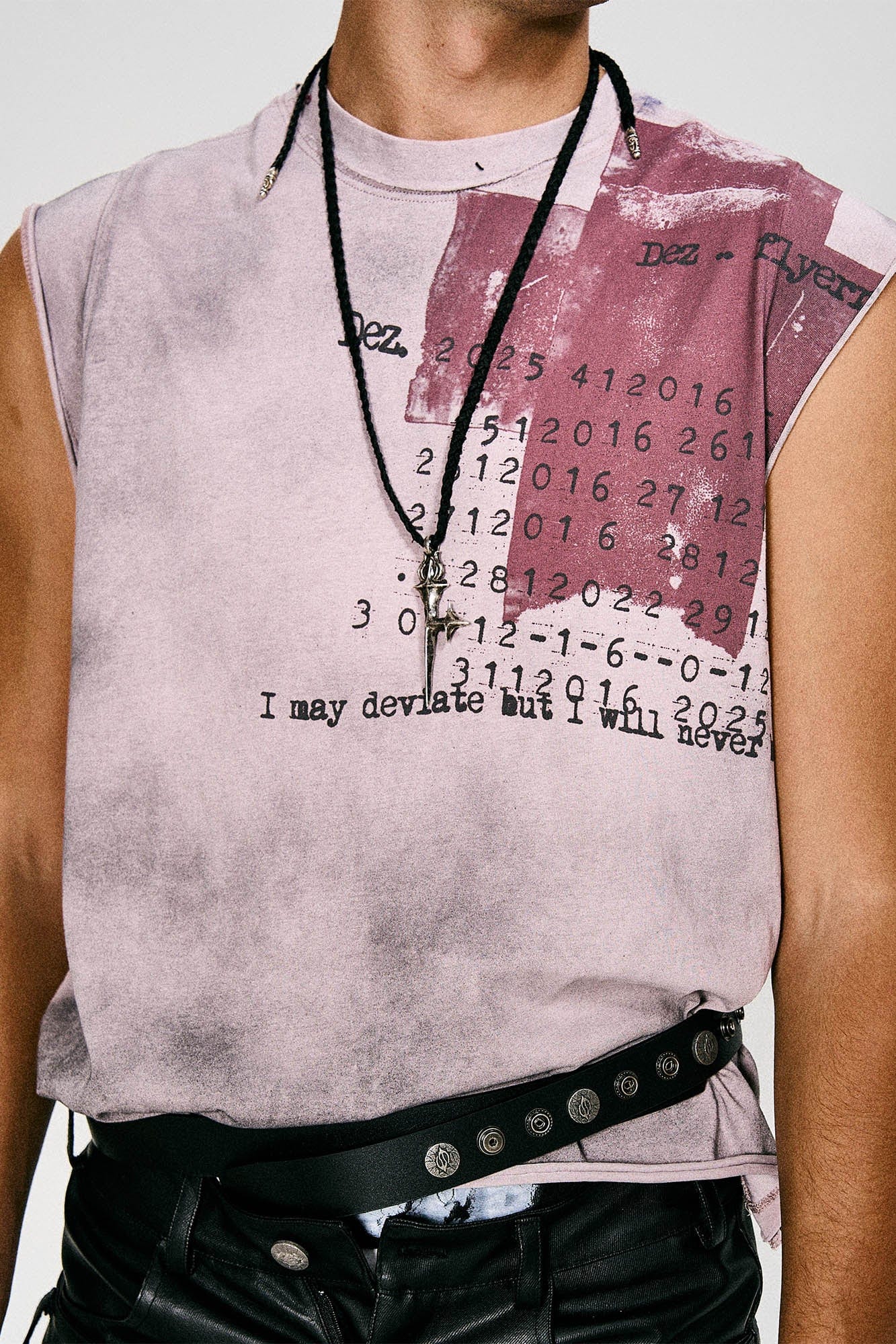 FLYERRER Distressed Cross Date-Print Sleeveless Tee