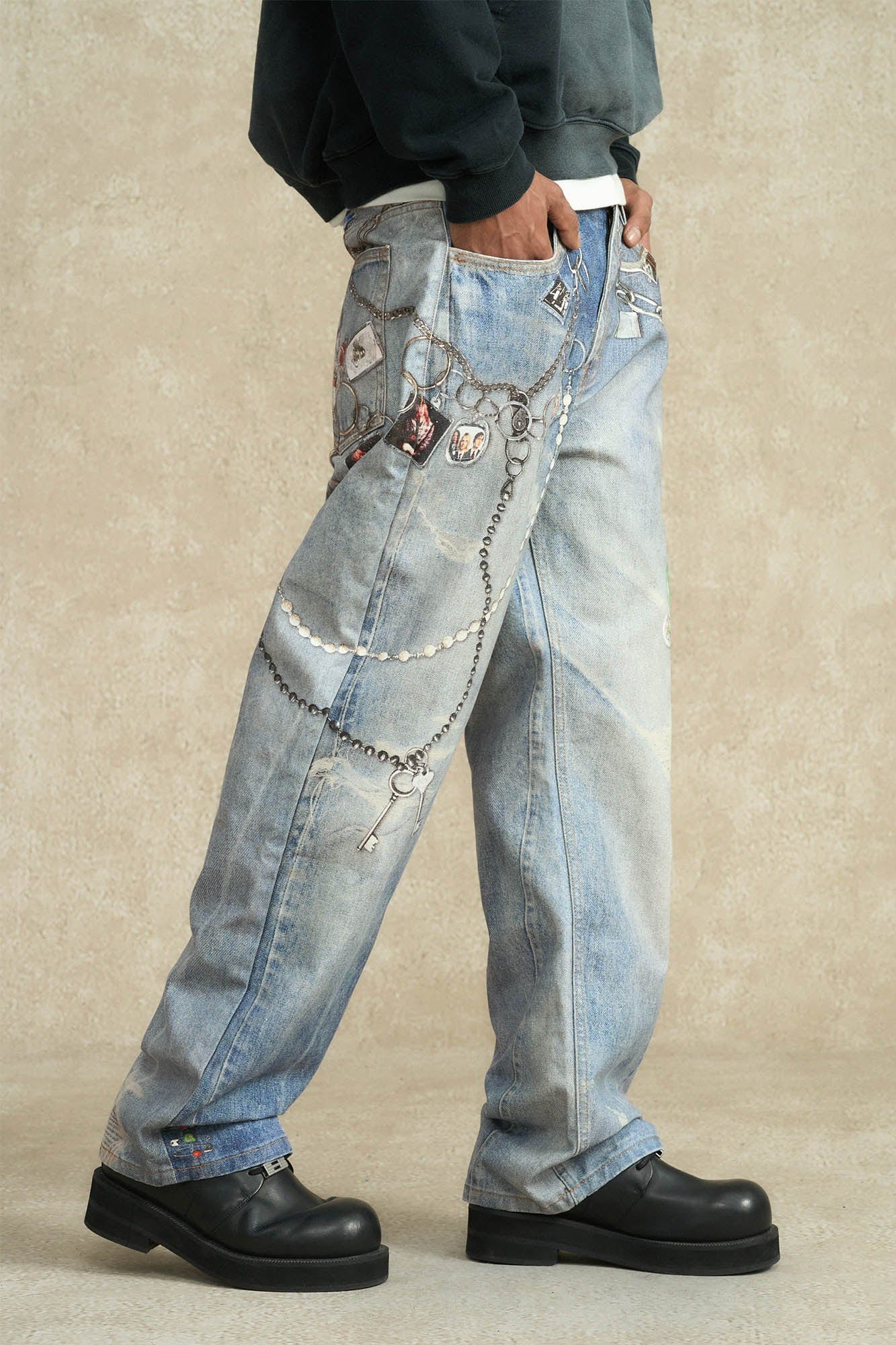 BONELESS Retro Chain Graphic Washed Jeans
