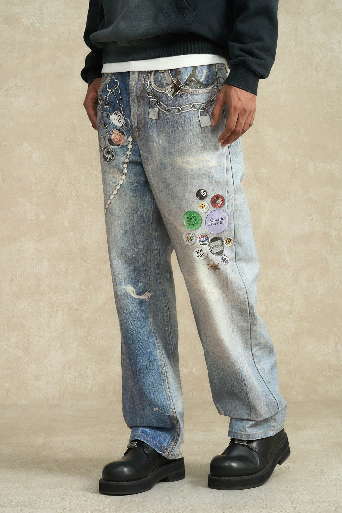 BONELESS Retro Chain Graphic Washed Jeans