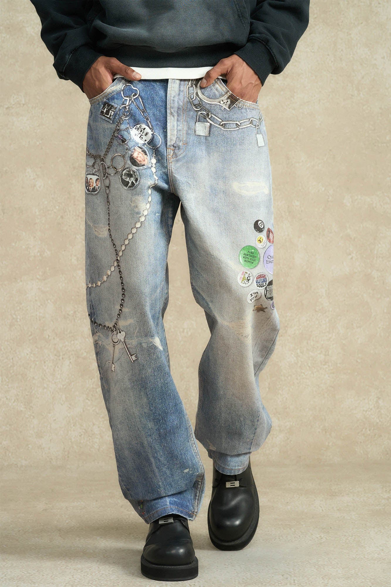 BONELESS Retro Chain Graphic Washed Jeans