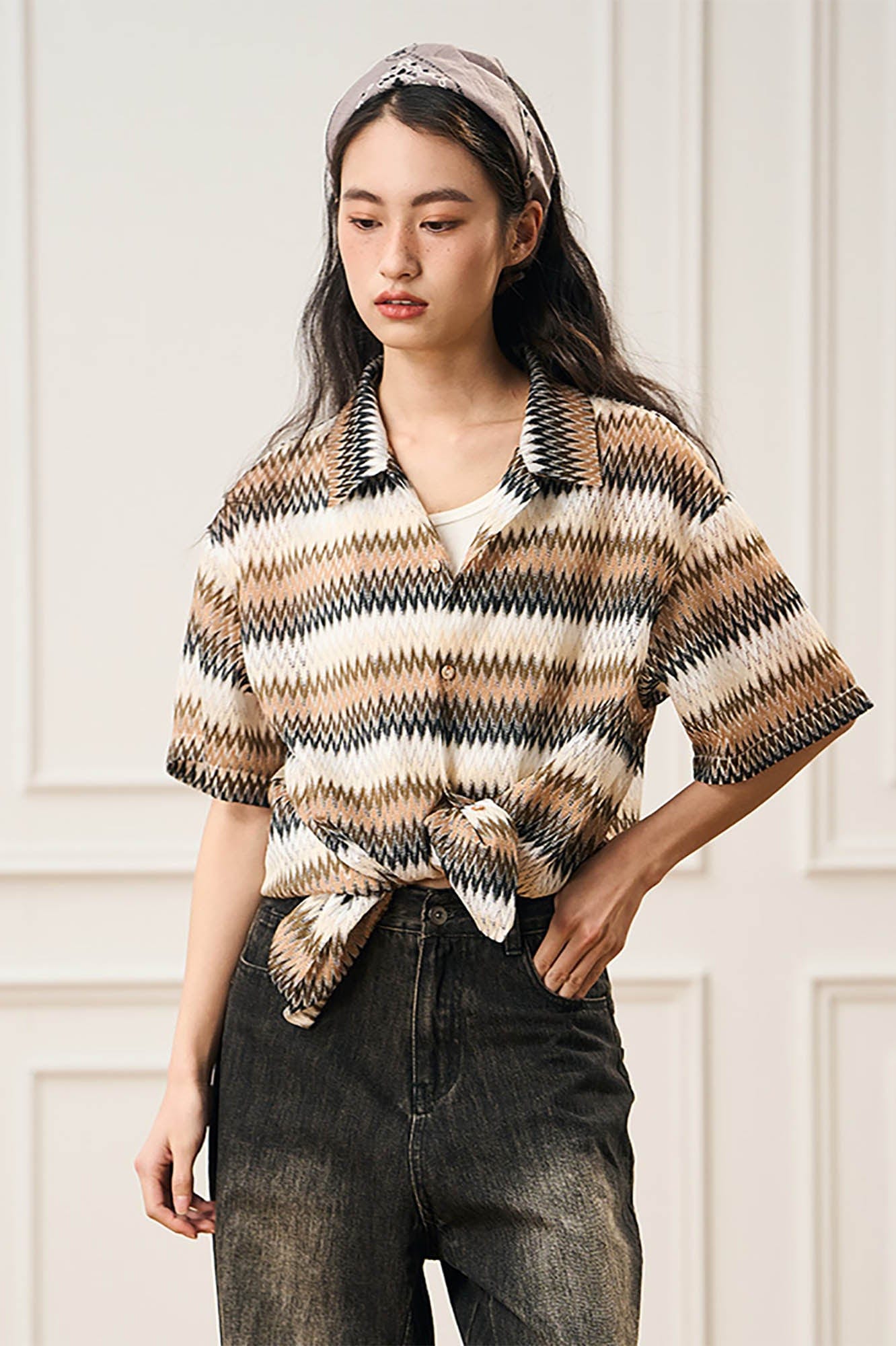 EPIC POETRY Geometric Ripple Knitted Half Shirt Brown