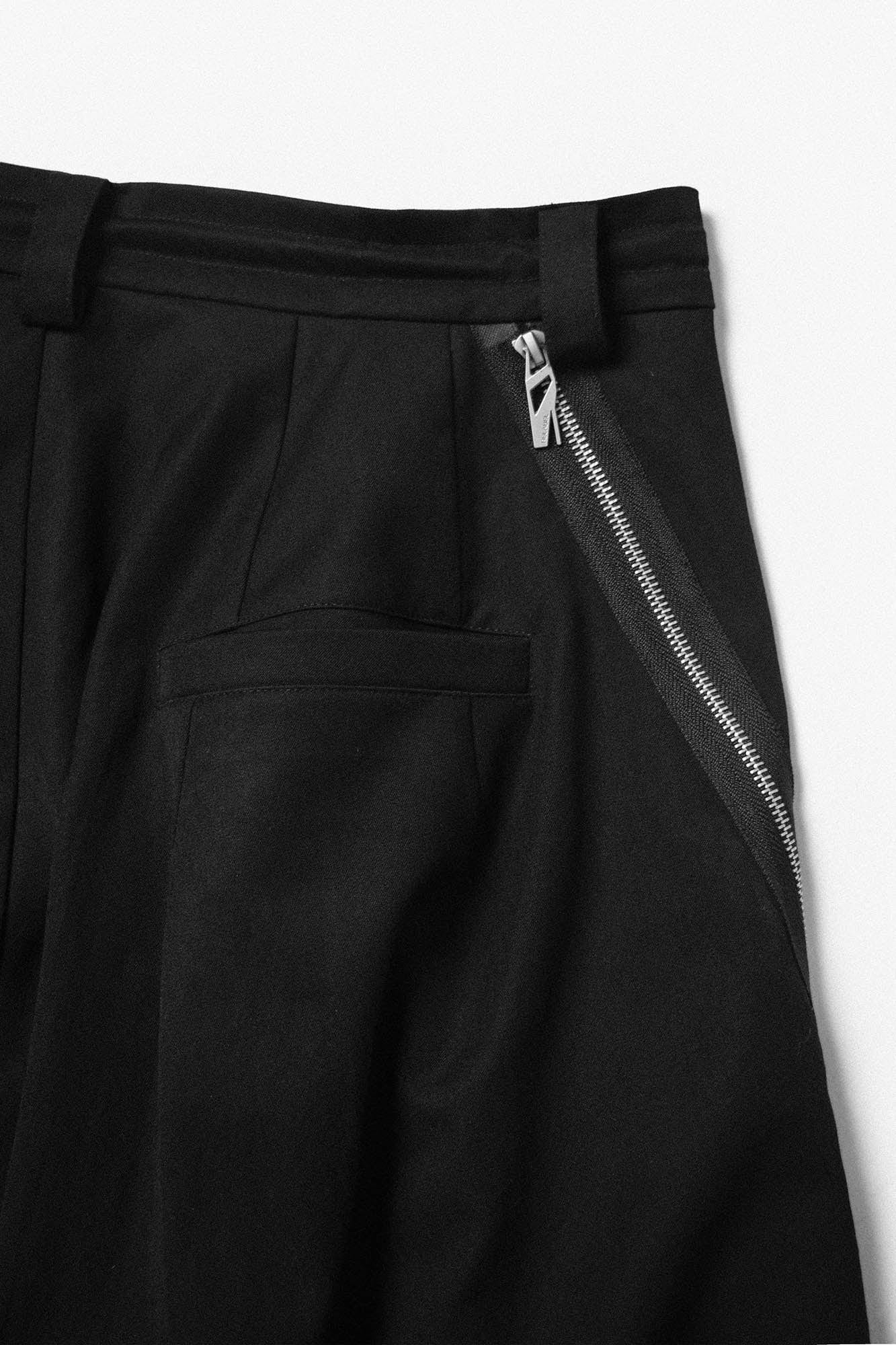 RELABEL Drop-Crotch Pleated Wide-Leg Pants