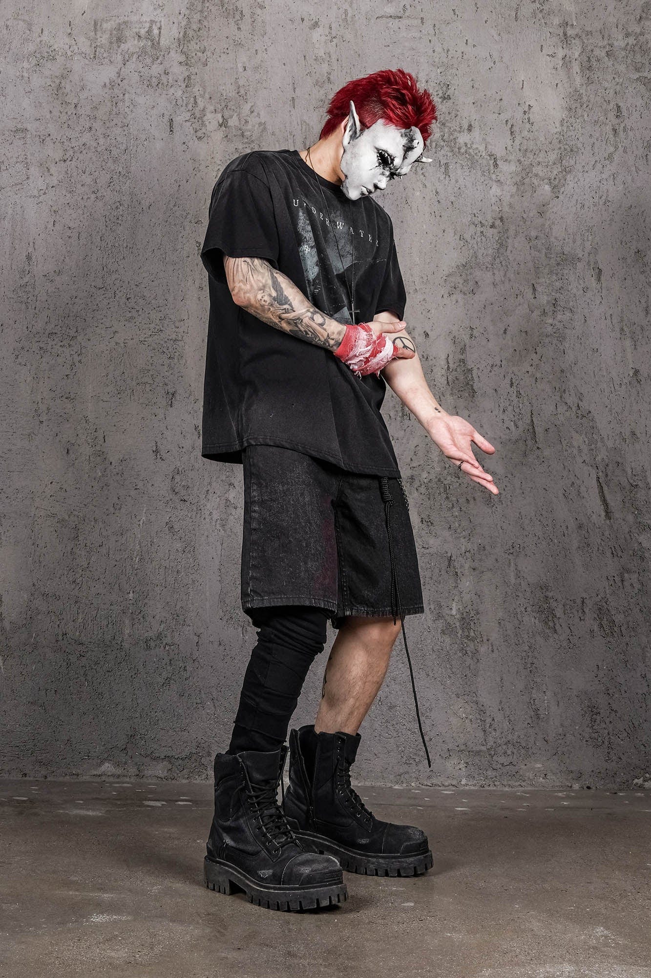UNDERWATER The Dark Raven Distressed T-Shirt