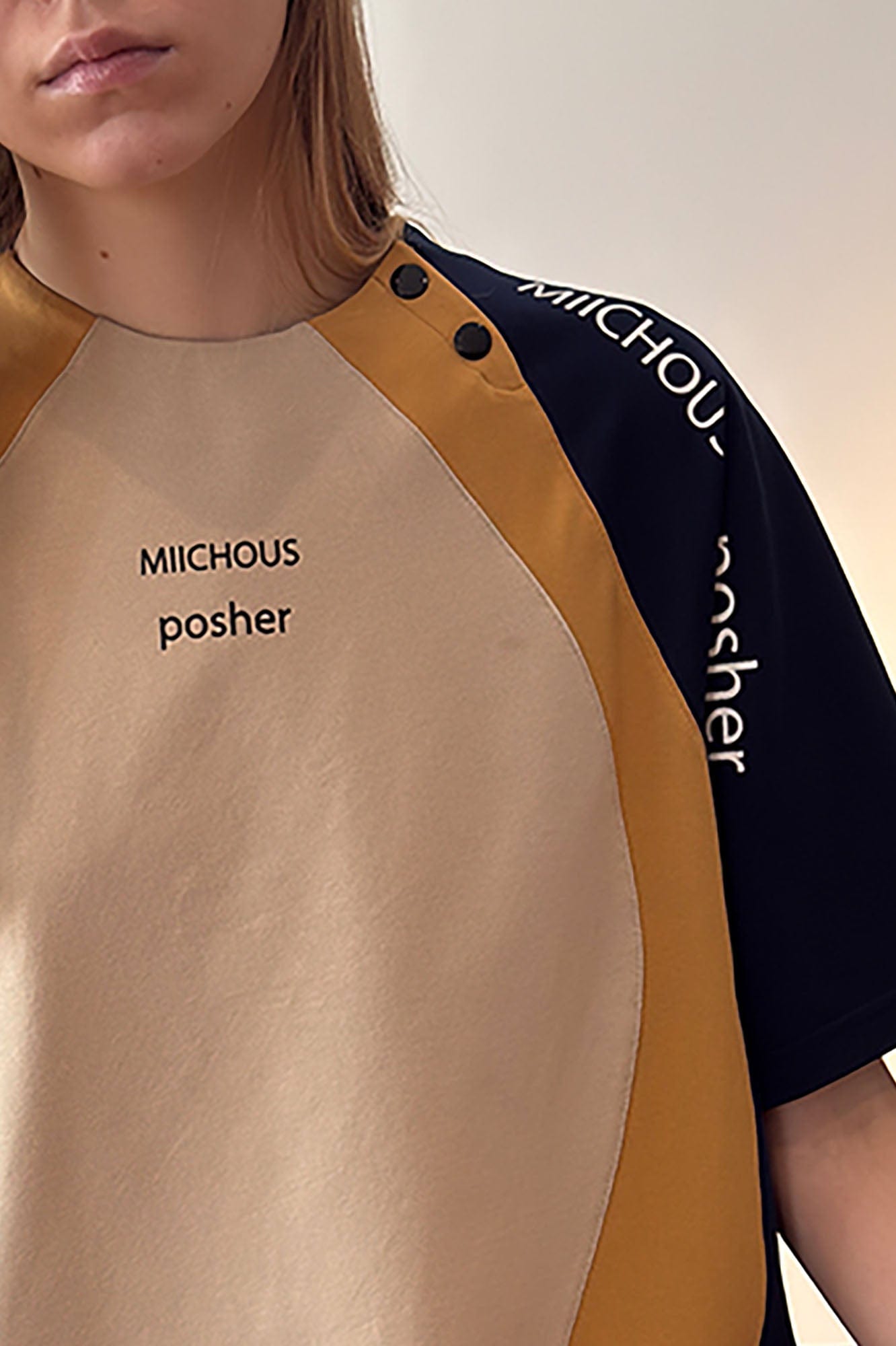 MIICHOUS Curve Spliced Button-Neck Raglan T-Shirt