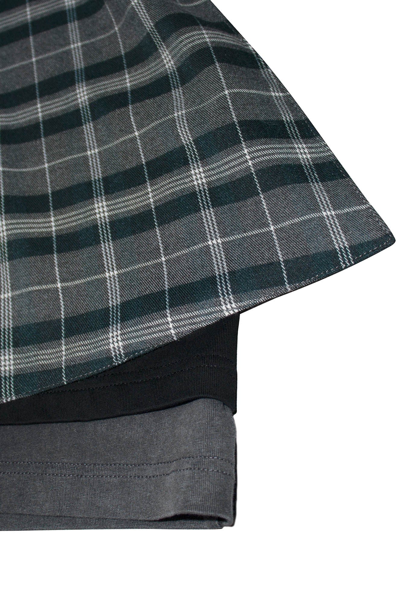 RELABEL Contrast Layered Detachable Hood T-Shirt