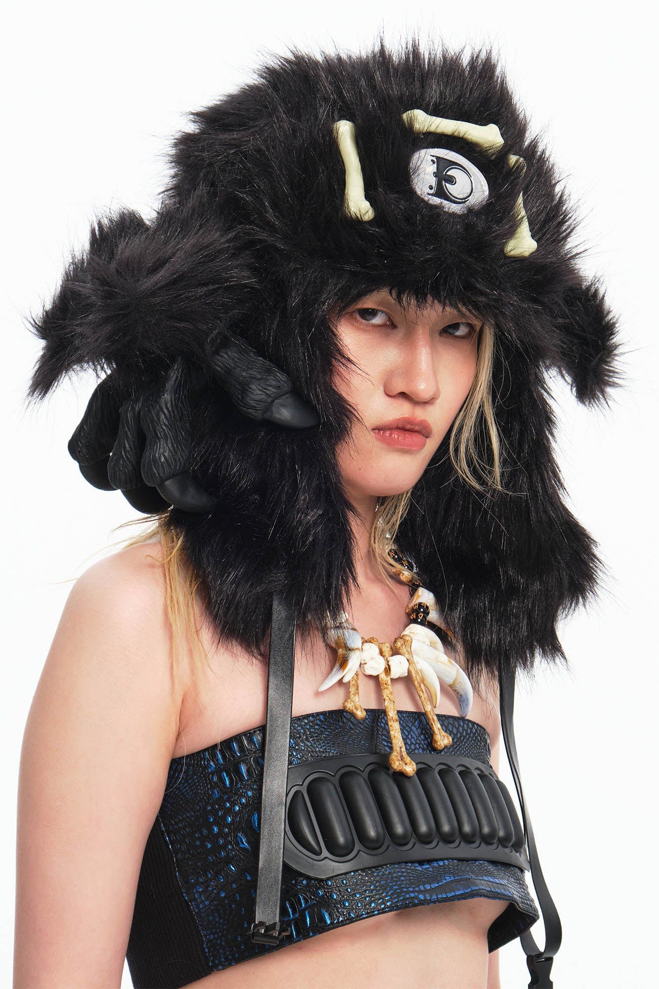 EMBRYO Fuzzy Bone Claw Faux Fur Hat