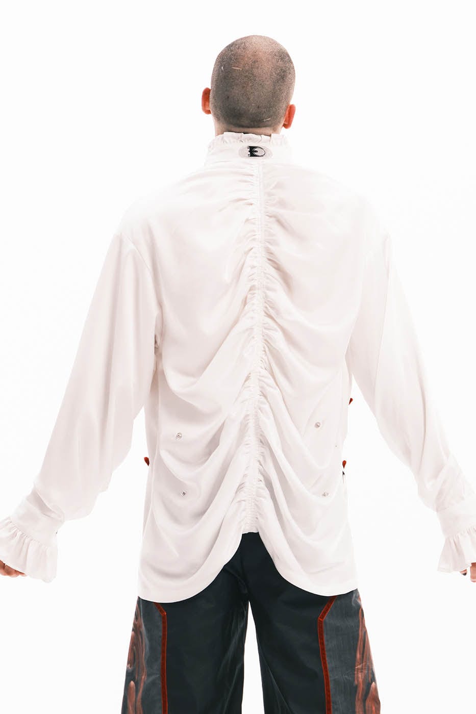 EMBRYO Demon Ruffle-Collar Buttoned LOGO Pleated Shirt