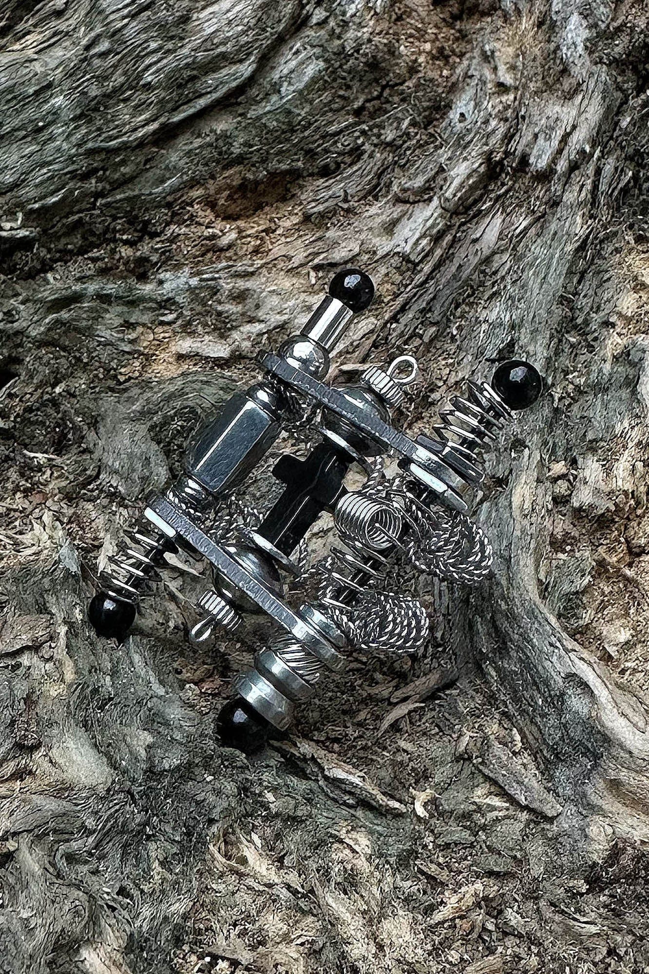 ILLUSORY Neo Era Coil Ring