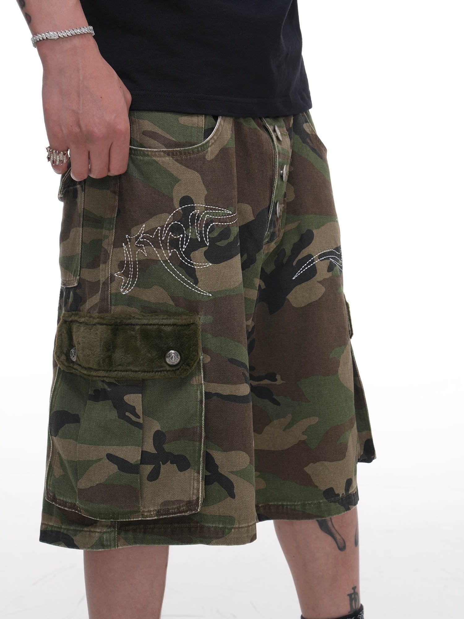 PHANTOMHUNTER Multi-Pocket Spliced Embroidered Camo Shorts