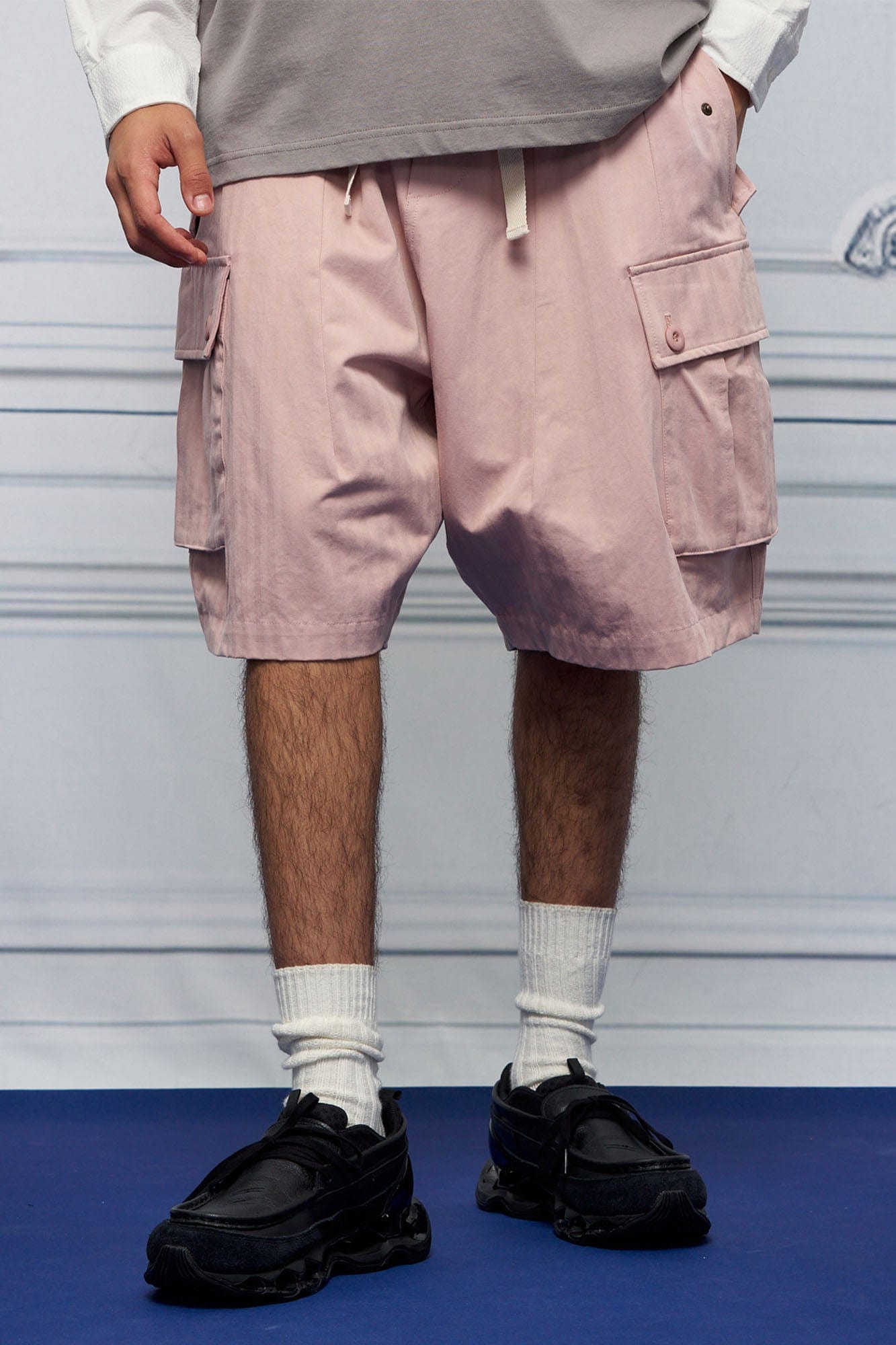 UNLIMITED MOTE Multi-Pocket Drawstring Cargo Shorts