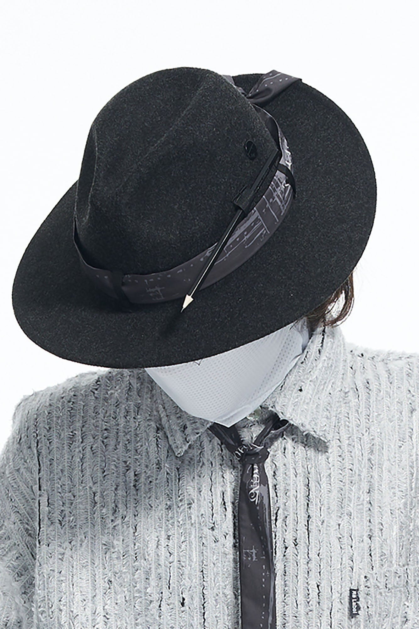 RELABEL Wool Felt Detachable Silk-Scarf Fedora Hat
