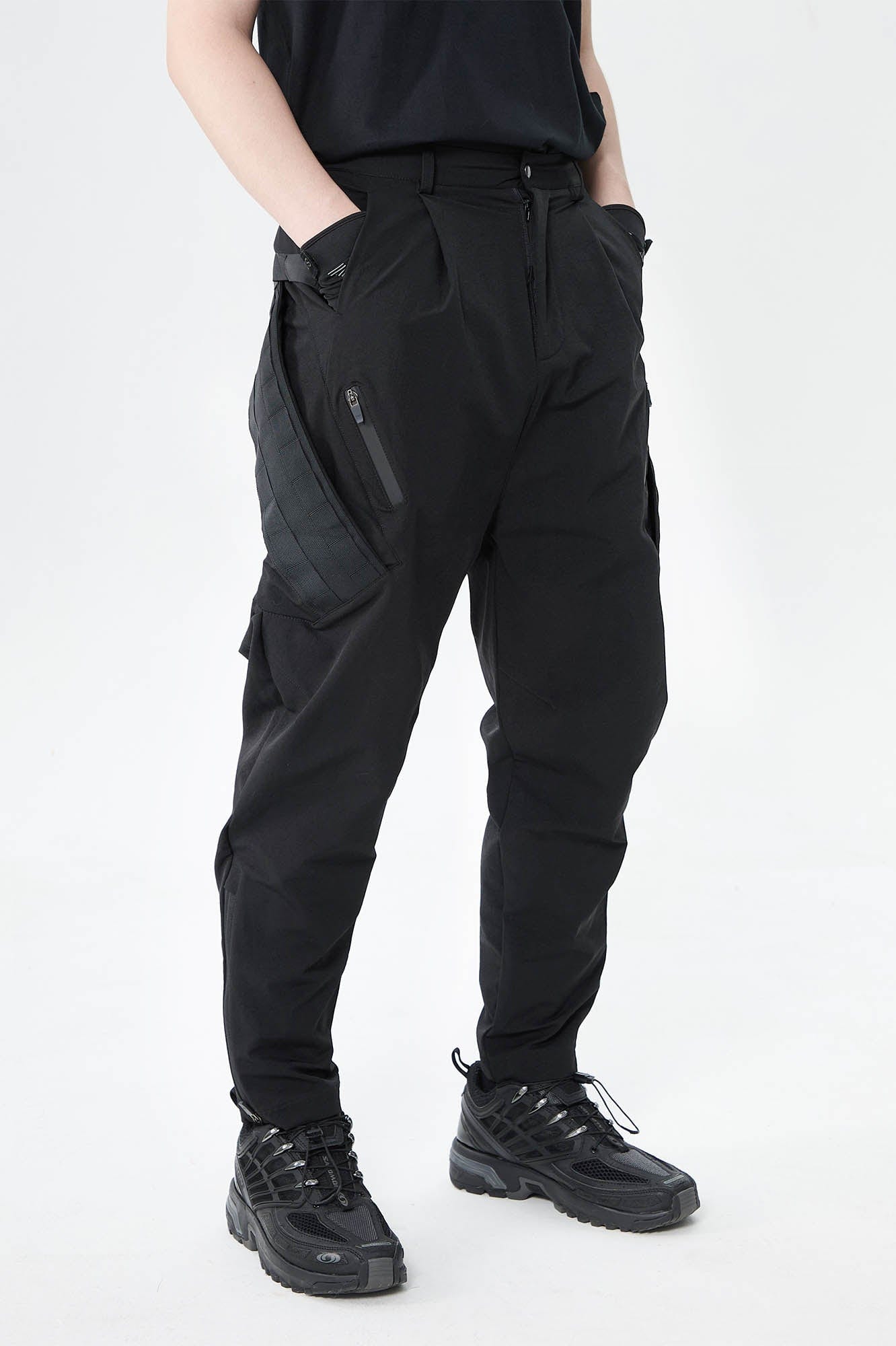 SILENSTORM Modern Tactical Multi-Pocket Pleated Pants