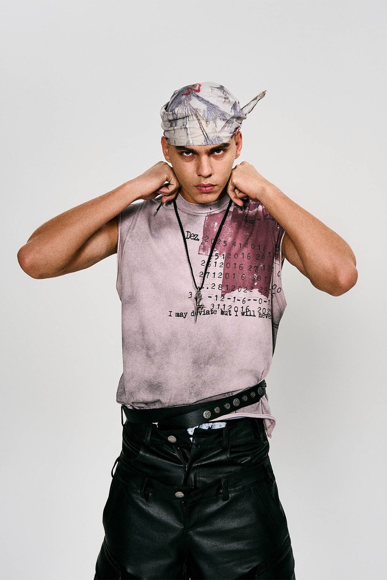 FLYERRER Distressed Cross Date-Print Sleeveless Tee
