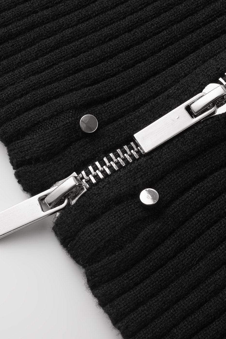 SOURPLUM Cropped Rivet Zip-Up Knitted Hoodie