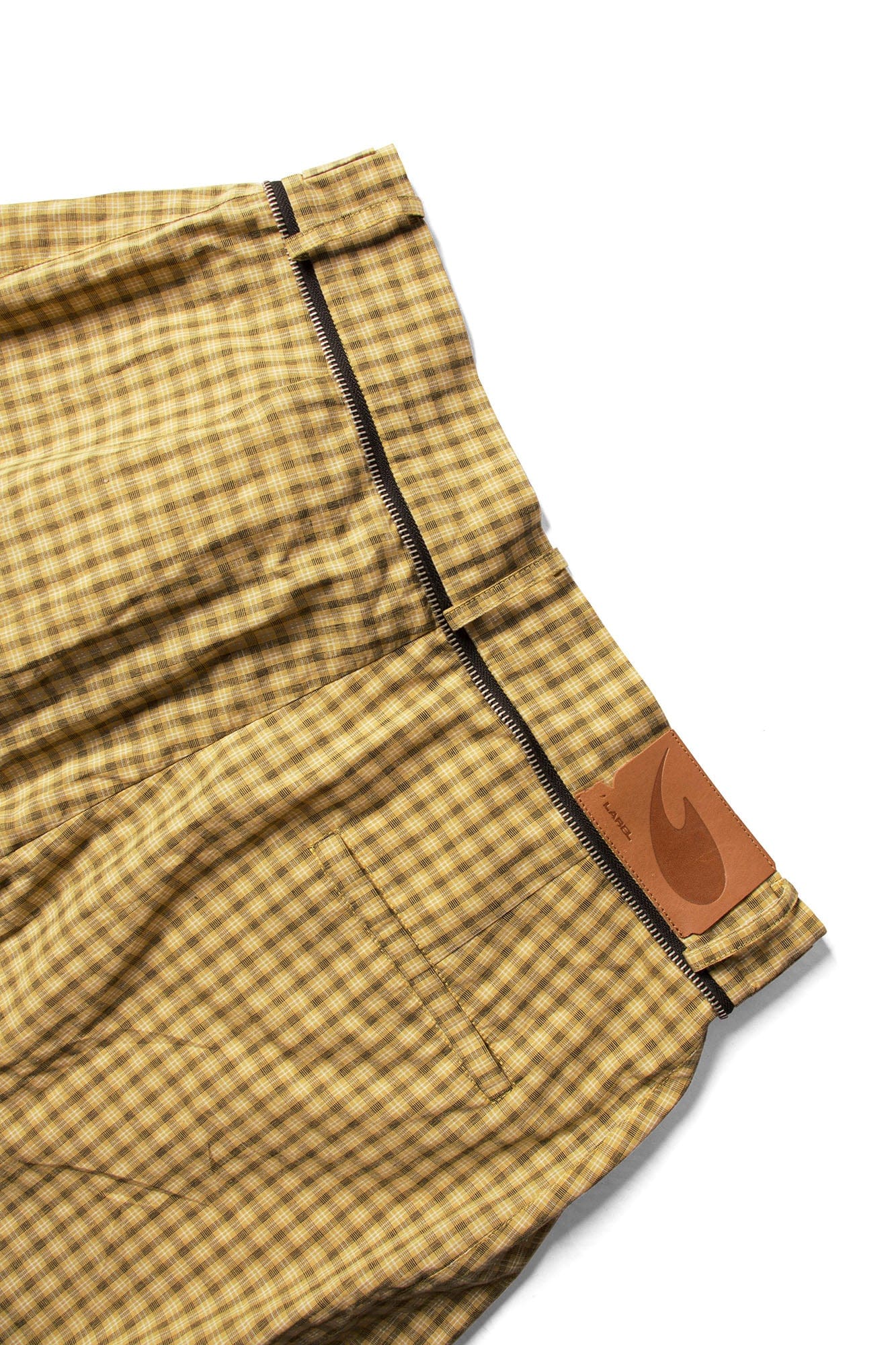 RELABEL Detachable Scarf Grid Pleated Shorts