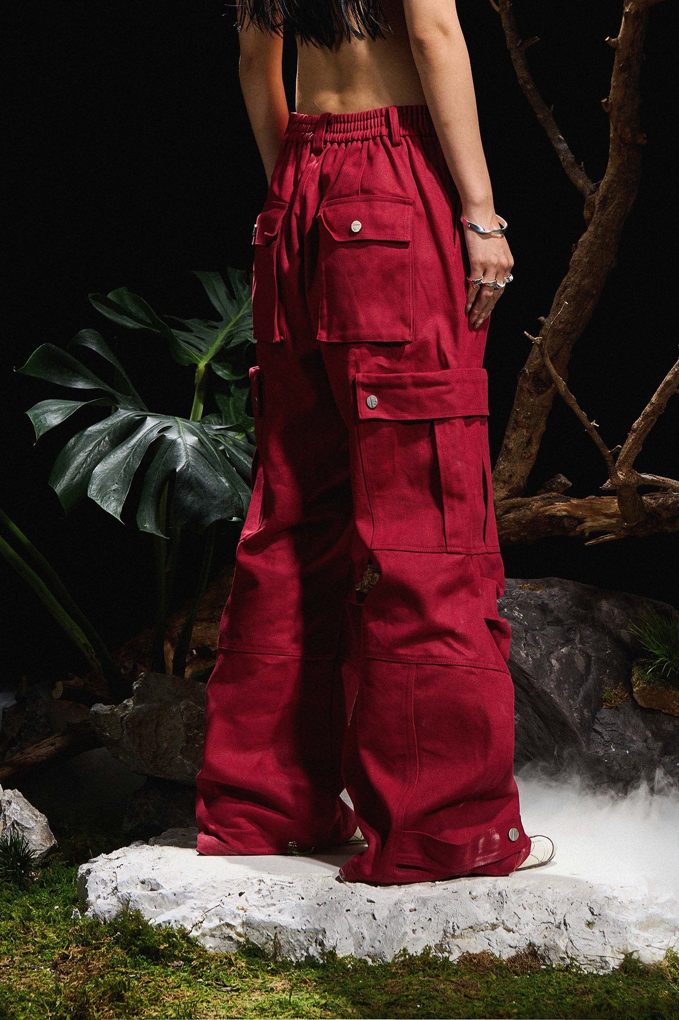 RELABEL Multi-Pocket Oversized Workwear Cargo Pants Red