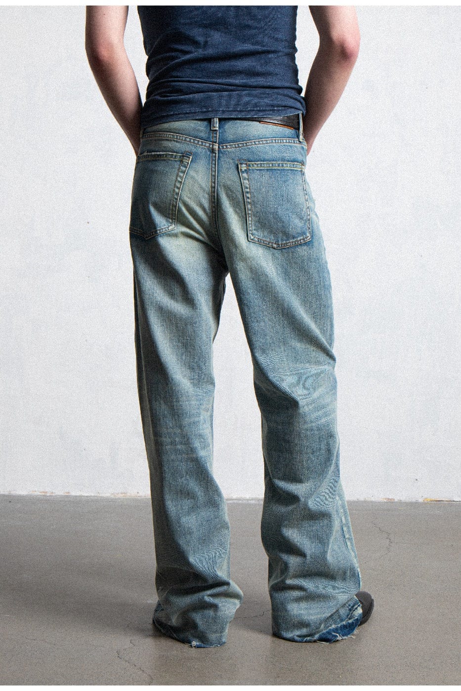 LEONSENSE Raw Edge Washed Flared Jeans