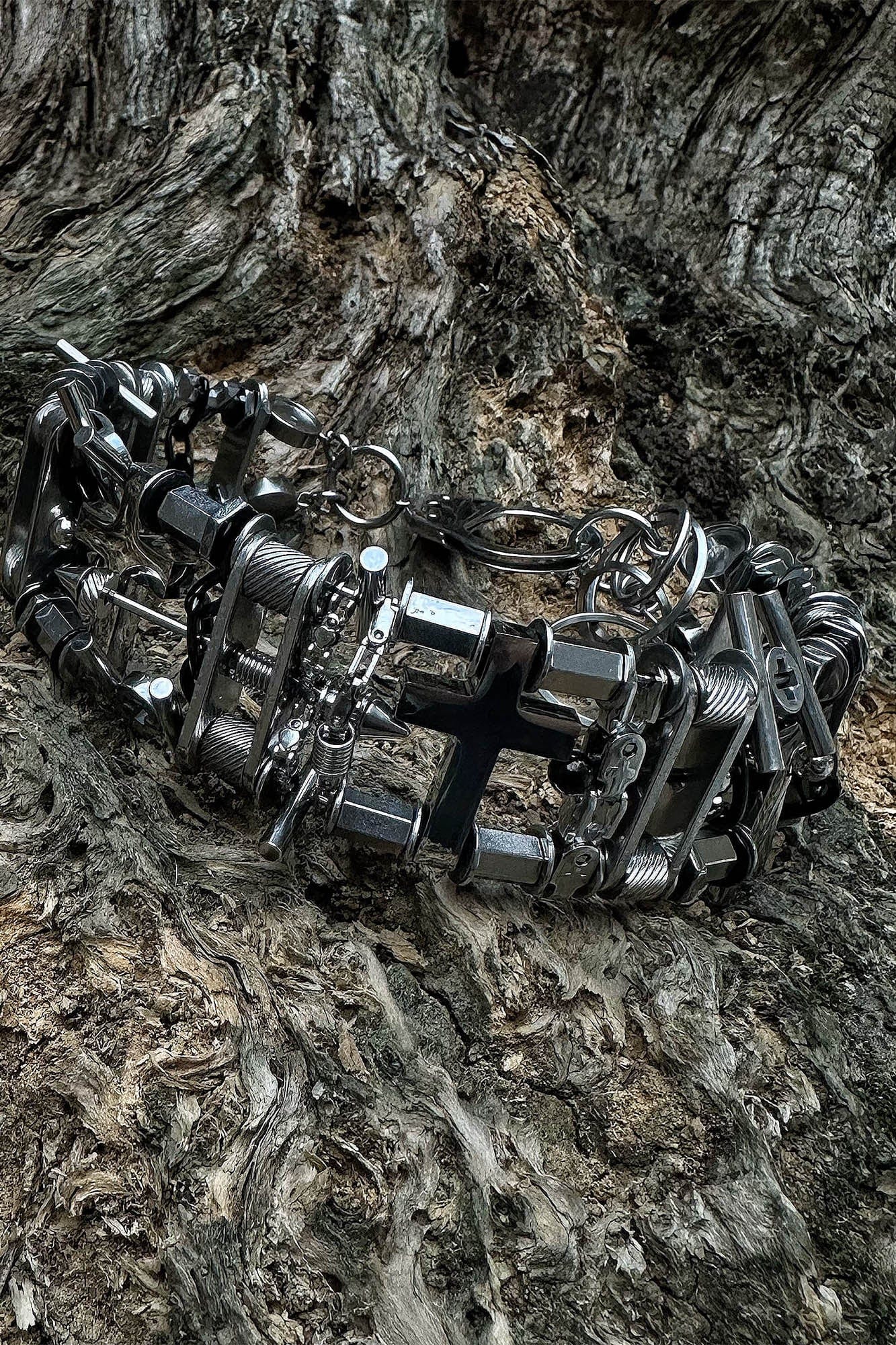 ILLUSORY Neo Era Cross Chocker