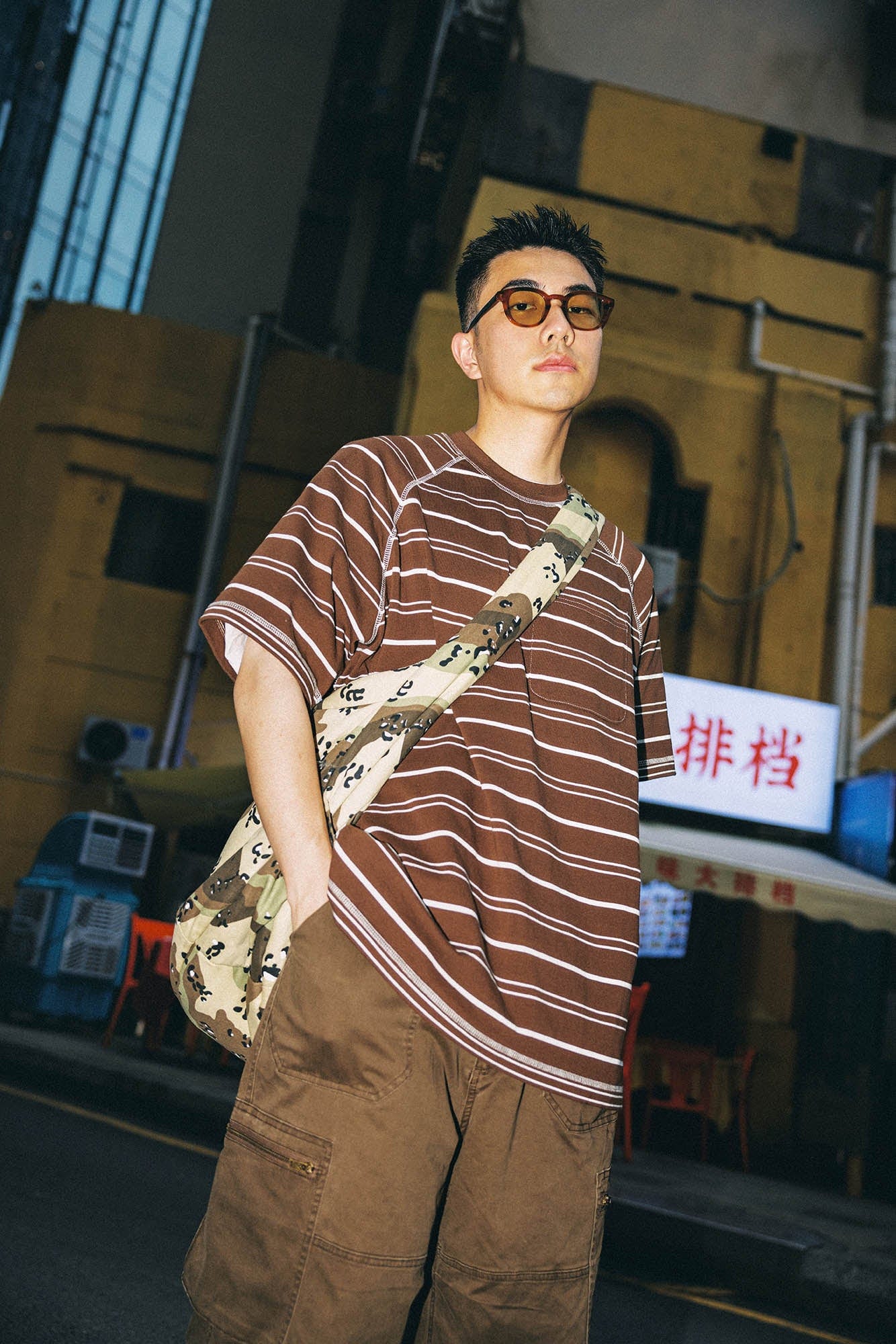 BANANA CLUB Striped Stitch Pocket Raglan T-Shirt