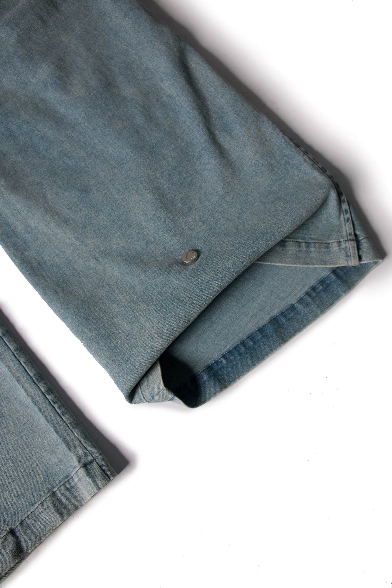 RELABEL Washed Pleated Waist Baggy Jeans