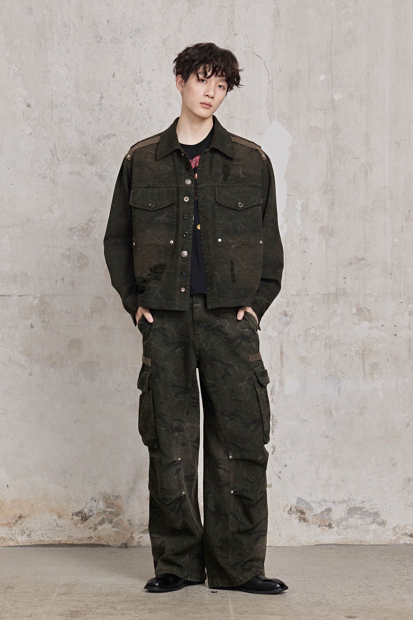 FACEONLAB Distressed Cracked Flap-Pocket Military Jacket