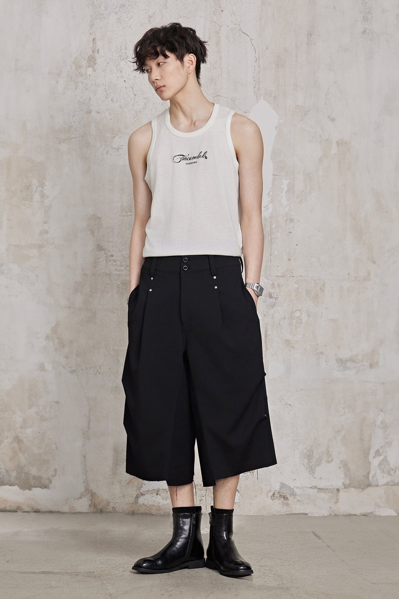 FACEONLAB Retro Pleated Raw-Edge Shorts
