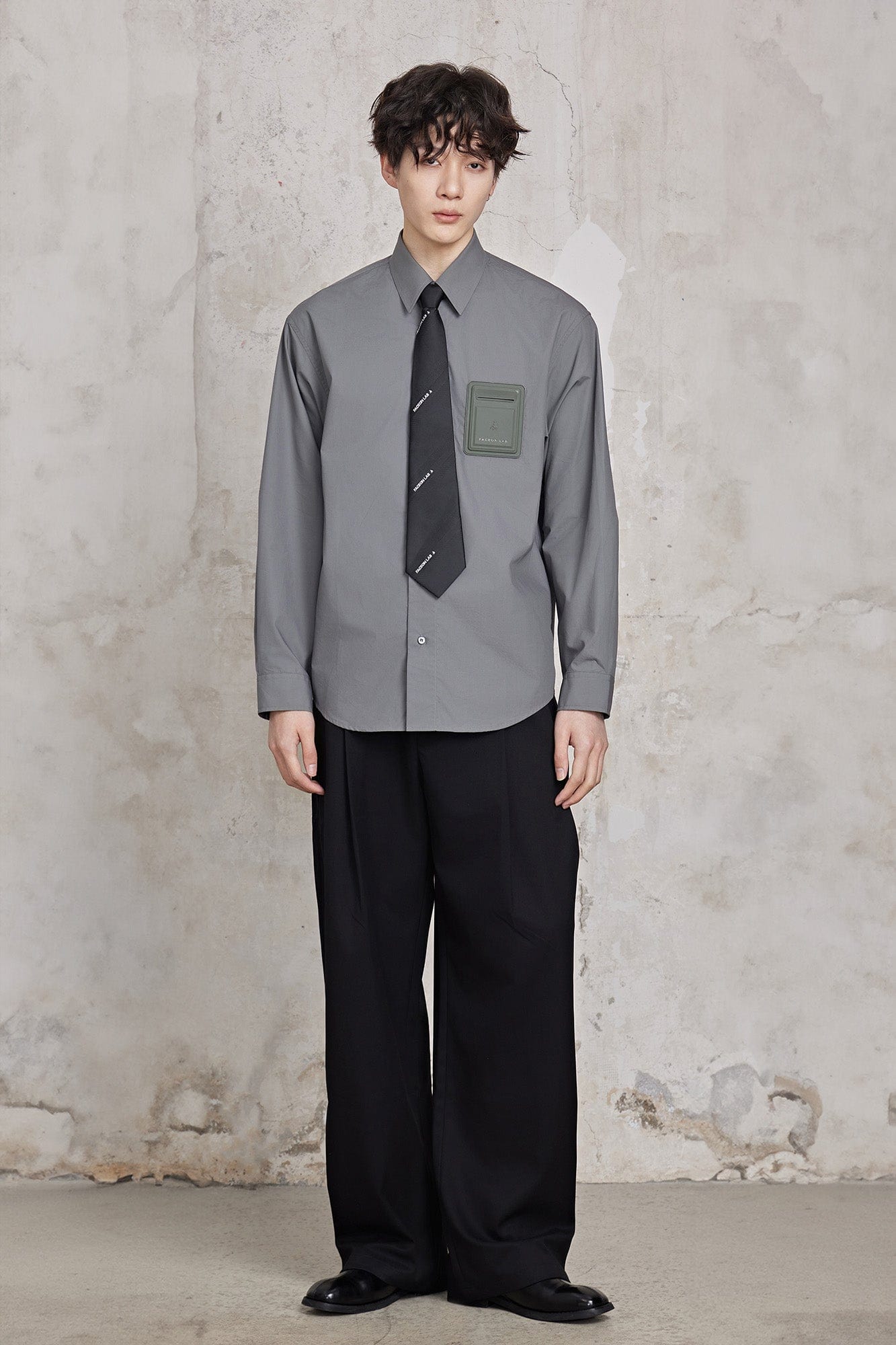 FACEONLAB Modern Patch-Pocket Poplin Shirt