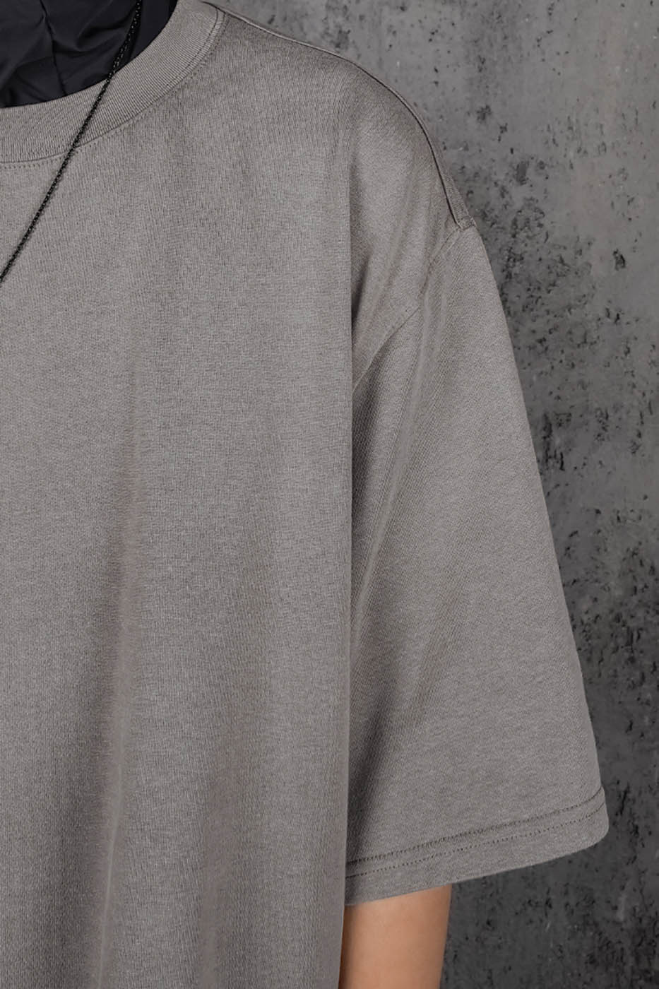 UNDERWATER Distressed Embroidery T-Shirt Light Sand