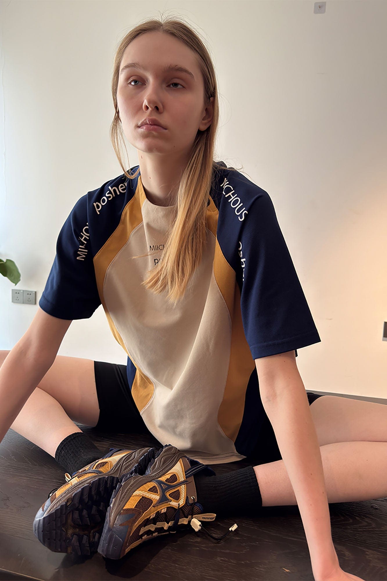 MIICHOUS Curve Spliced Button-Neck Raglan T-Shirt