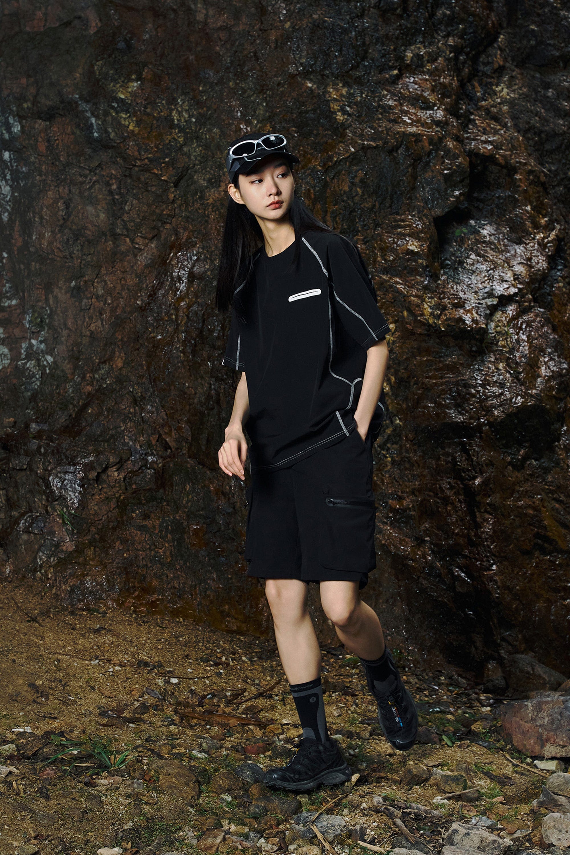 ENSHADOWER Modern Contour Stitches Pocket T-Shirt