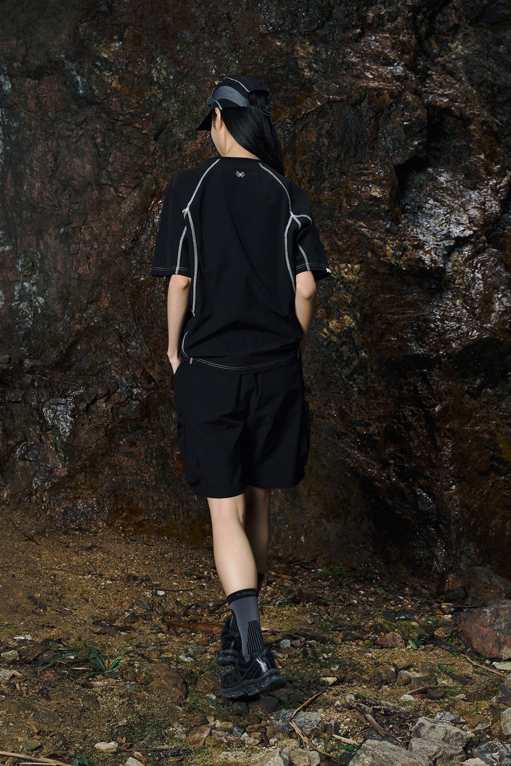 ENSHADOWER Modern Contour Stitches Pocket T-Shirt
