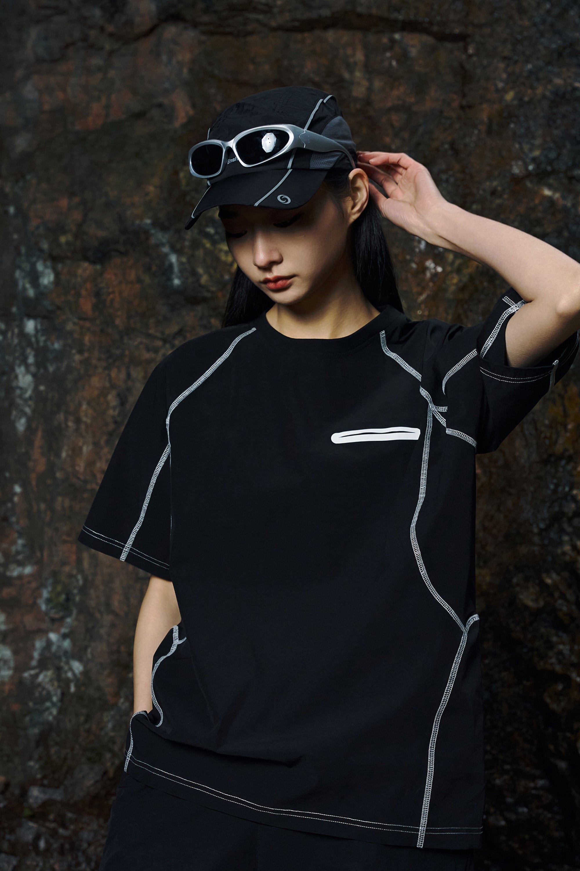 ENSHADOWER Modern Contour Stitches Pocket T-Shirt