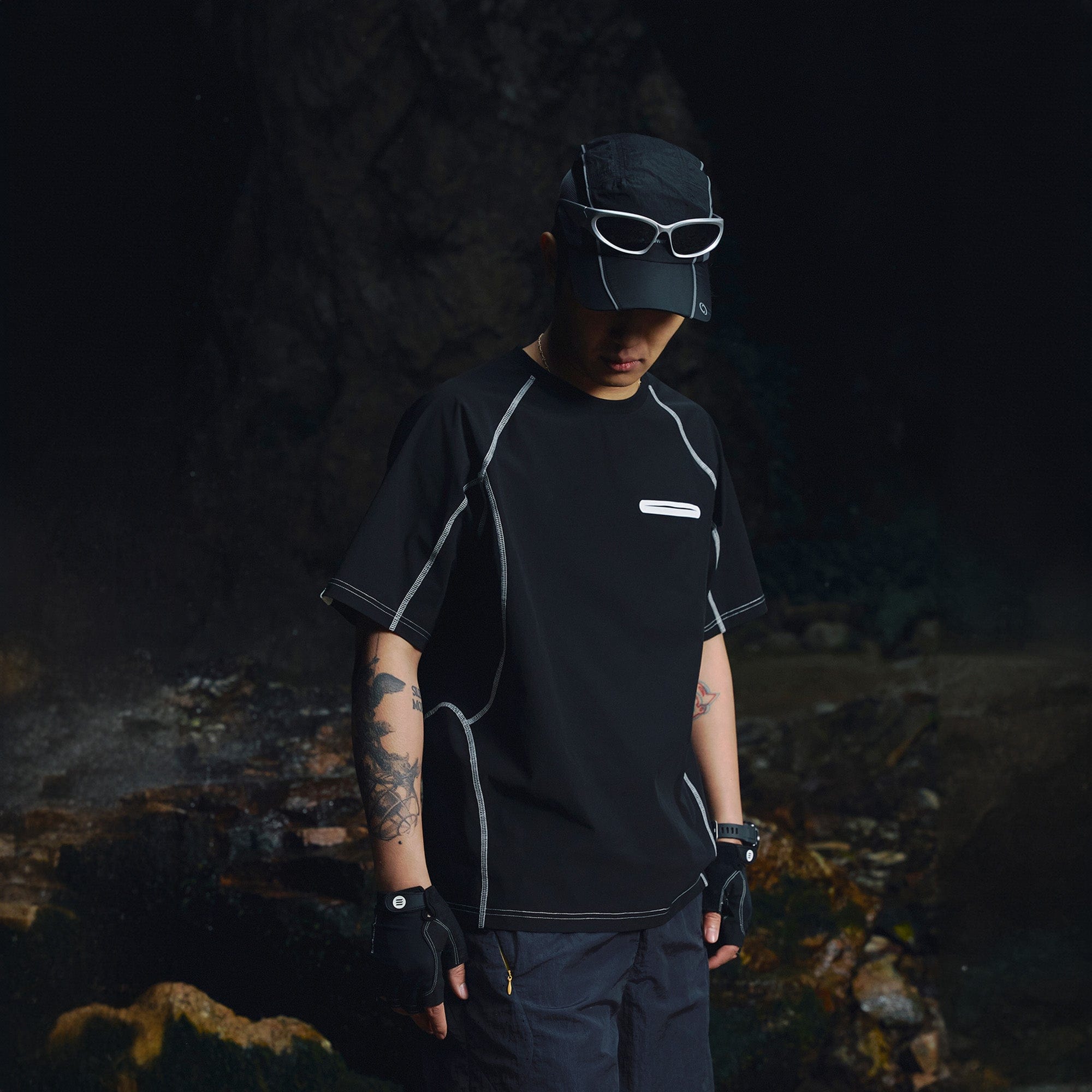 ENSHADOWER Modern Contour Stitches Pocket T-Shirt