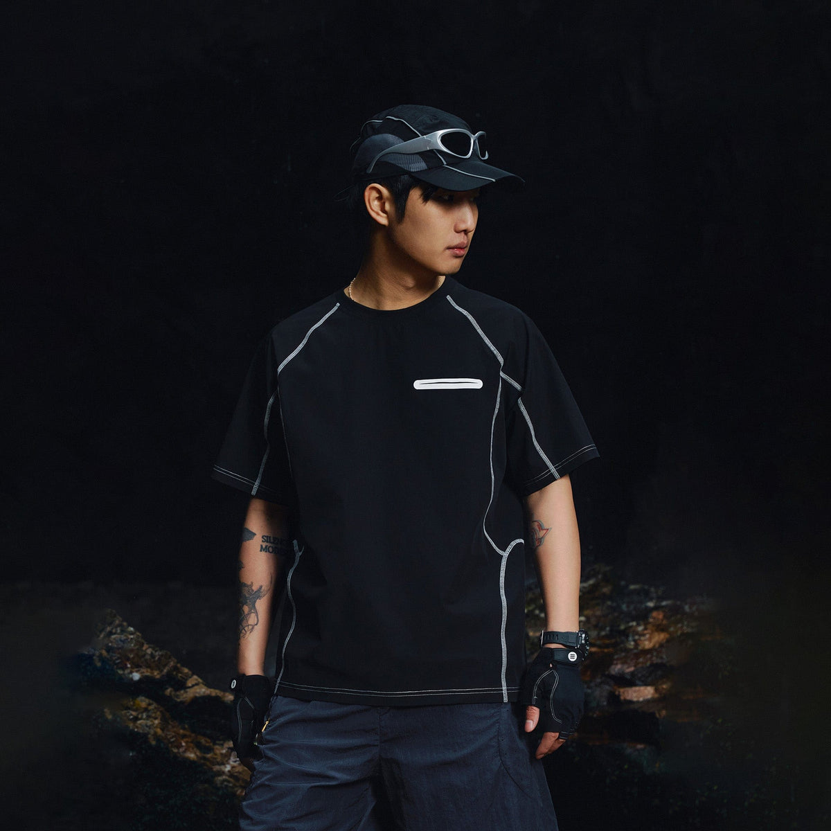 ENSHADOWER Modern Contour Stitches Pocket T-Shirt