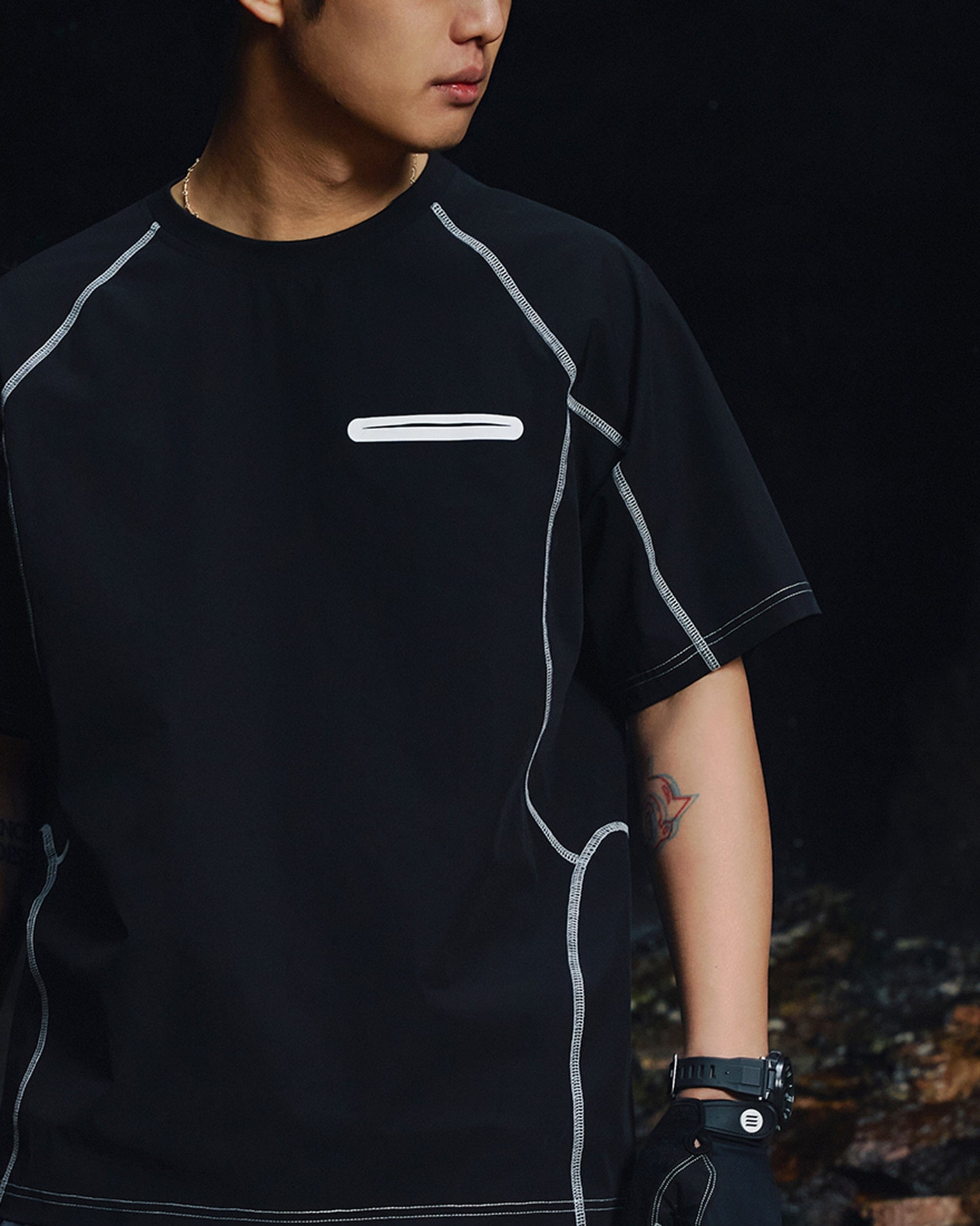 ENSHADOWER Modern Contour Stitches Pocket T-Shirt
