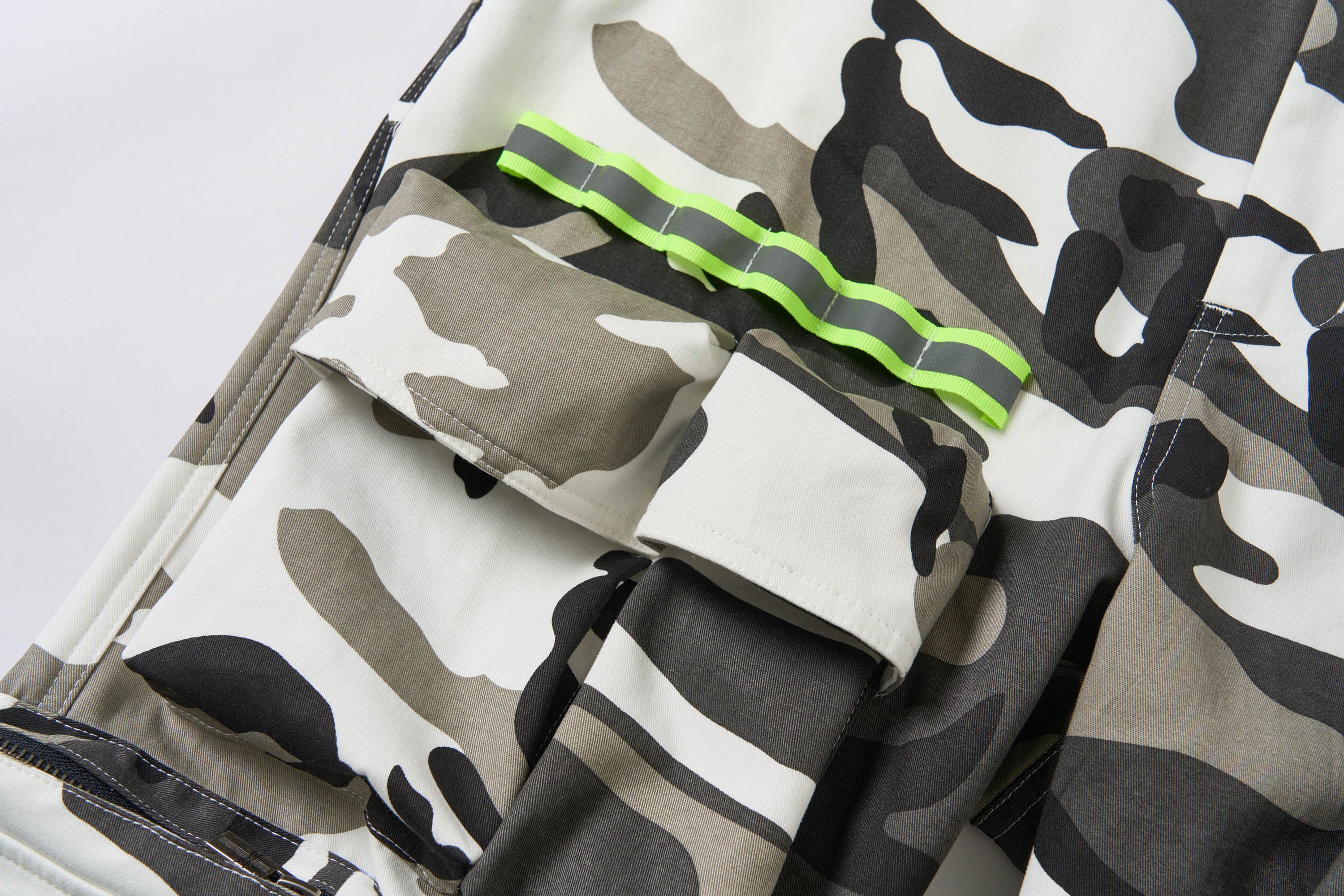SAVAGEGROWTHWORLD Camo Reflective Multi-Pocket Cargo Pants