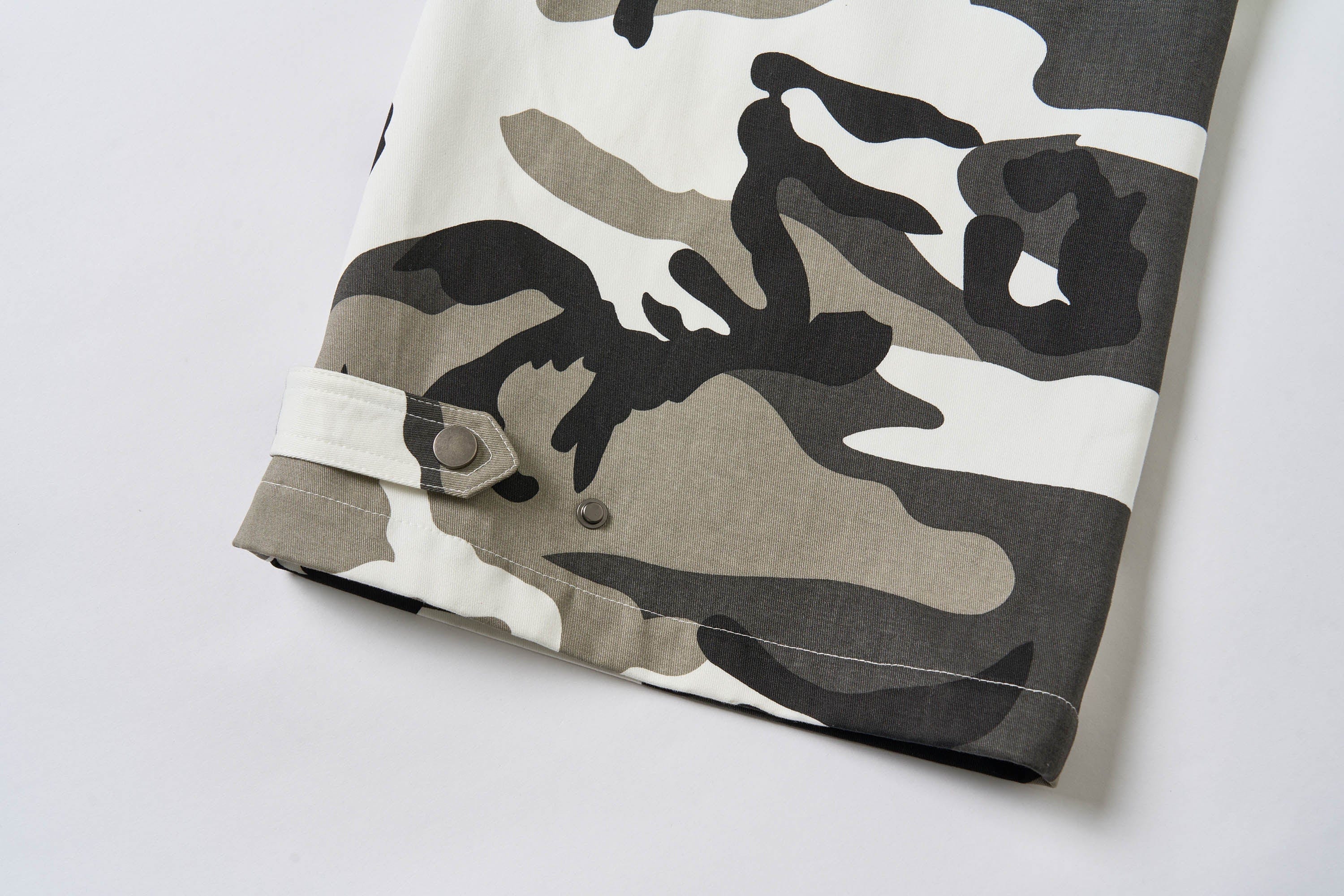 SAVAGEGROWTHWORLD Camo Reflective Multi-Pocket Cargo Pants