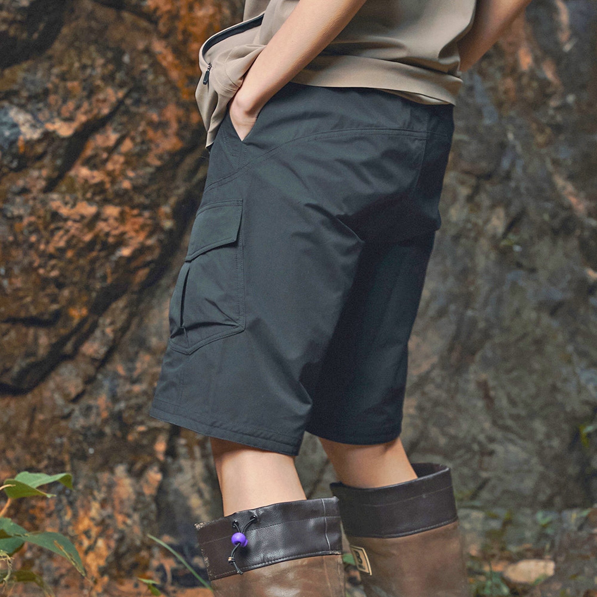 ENSHADOWER Modern Large Pocket Logo Shorts