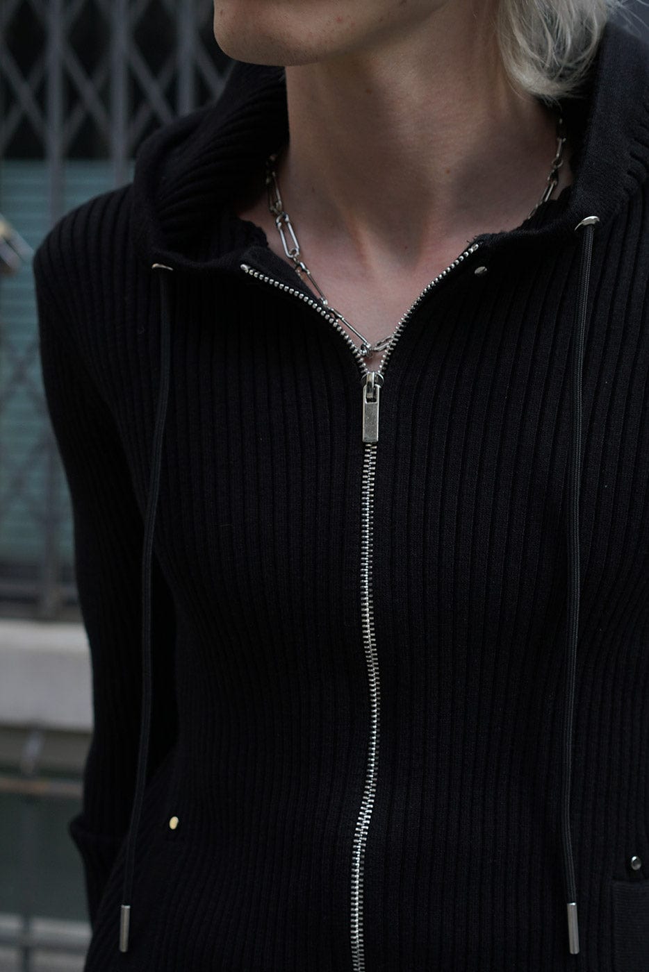 SOURPLUM Cropped Rivet Zip-Up Knitted Hoodie
