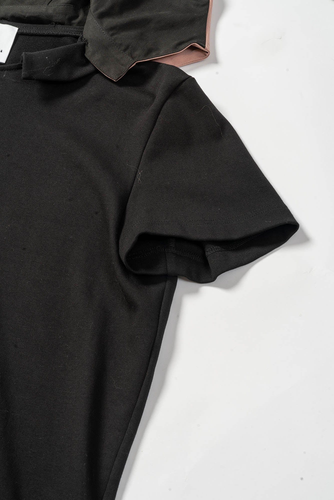 KADAKADA Detachable Hood Quarter-Zip T-Shirt