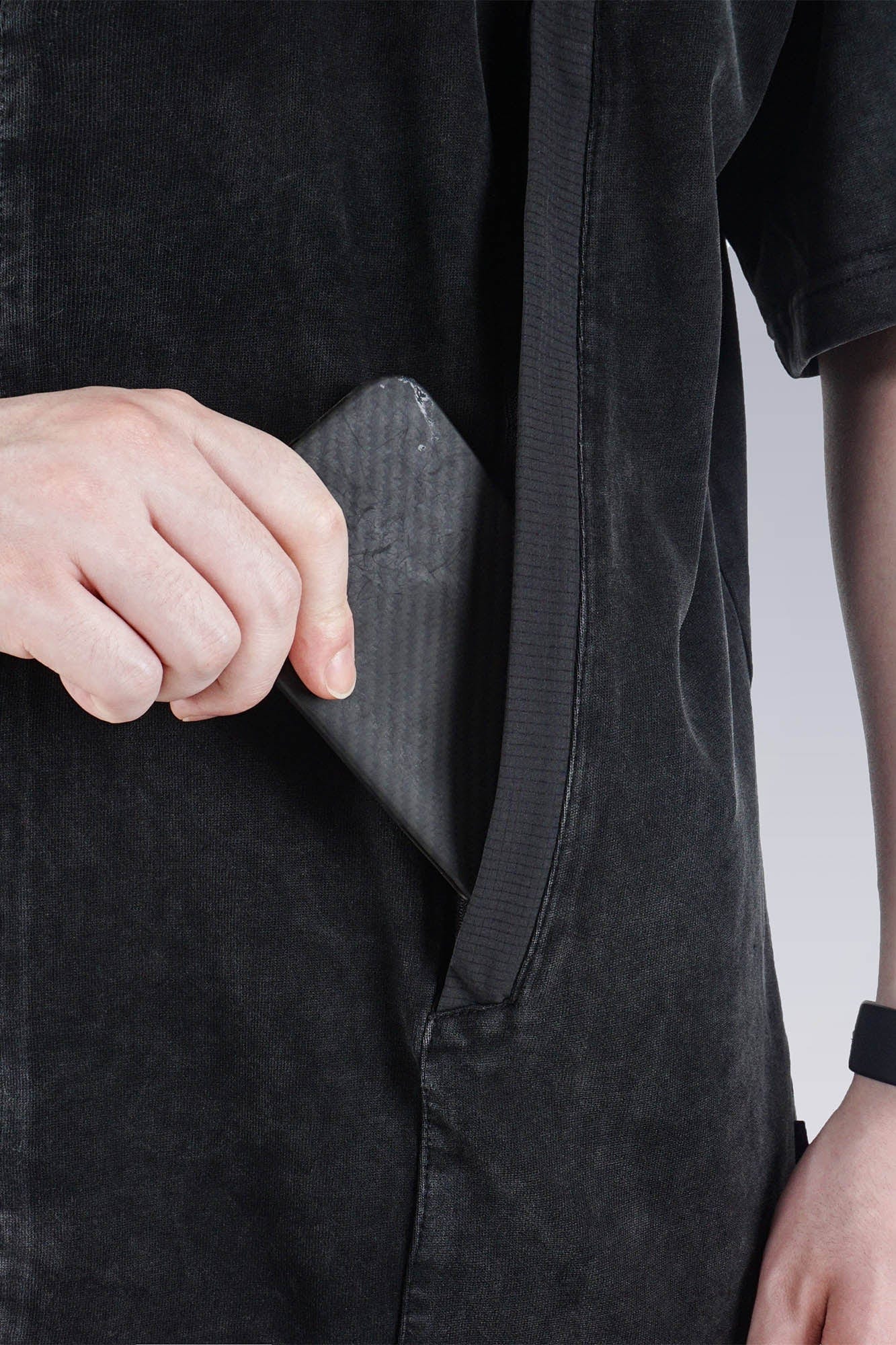 SILENSTORM Washed Paneled Side Pocket T-Shirt