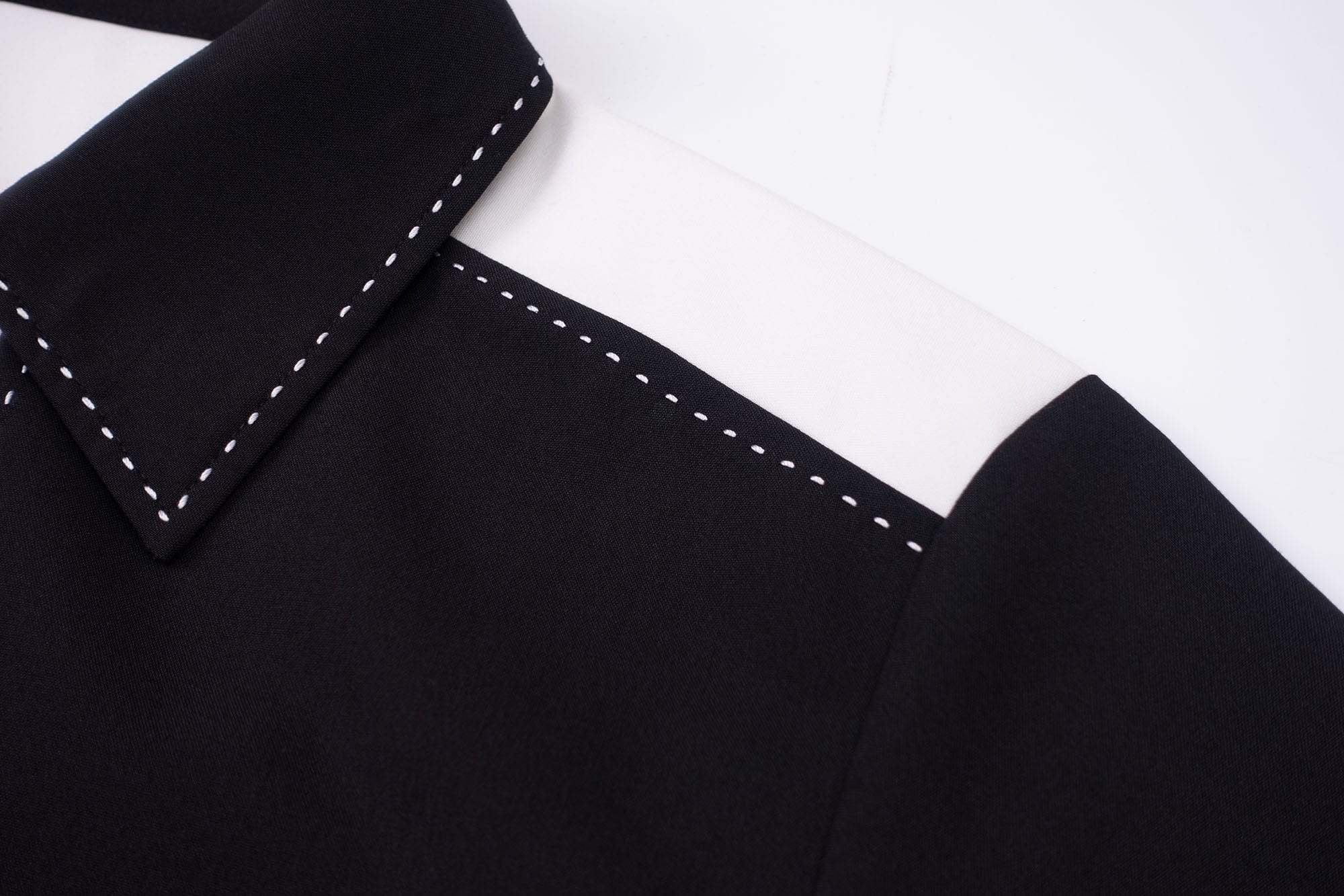 IN EXISTENCE Contrast-Panel Stitch Half Shirt