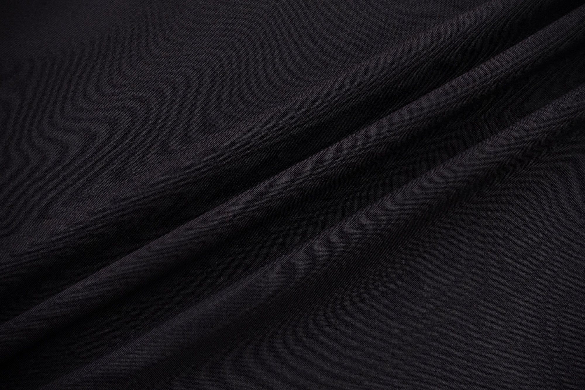 IN EXISTENCE Contrast-Panel Stitch Half Shirt
