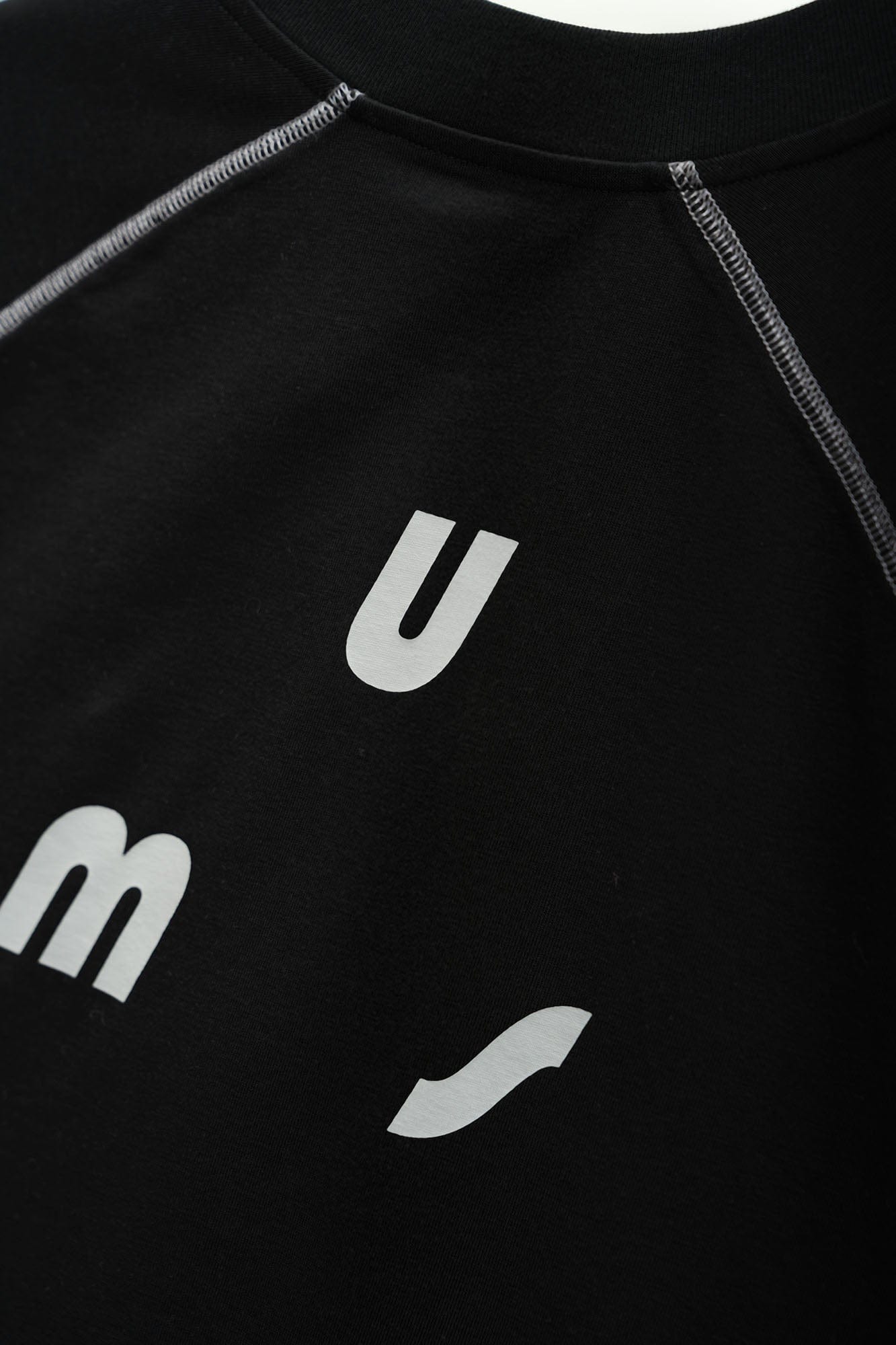 UMAMIISM Essential Stitch Raglan T-Shirt