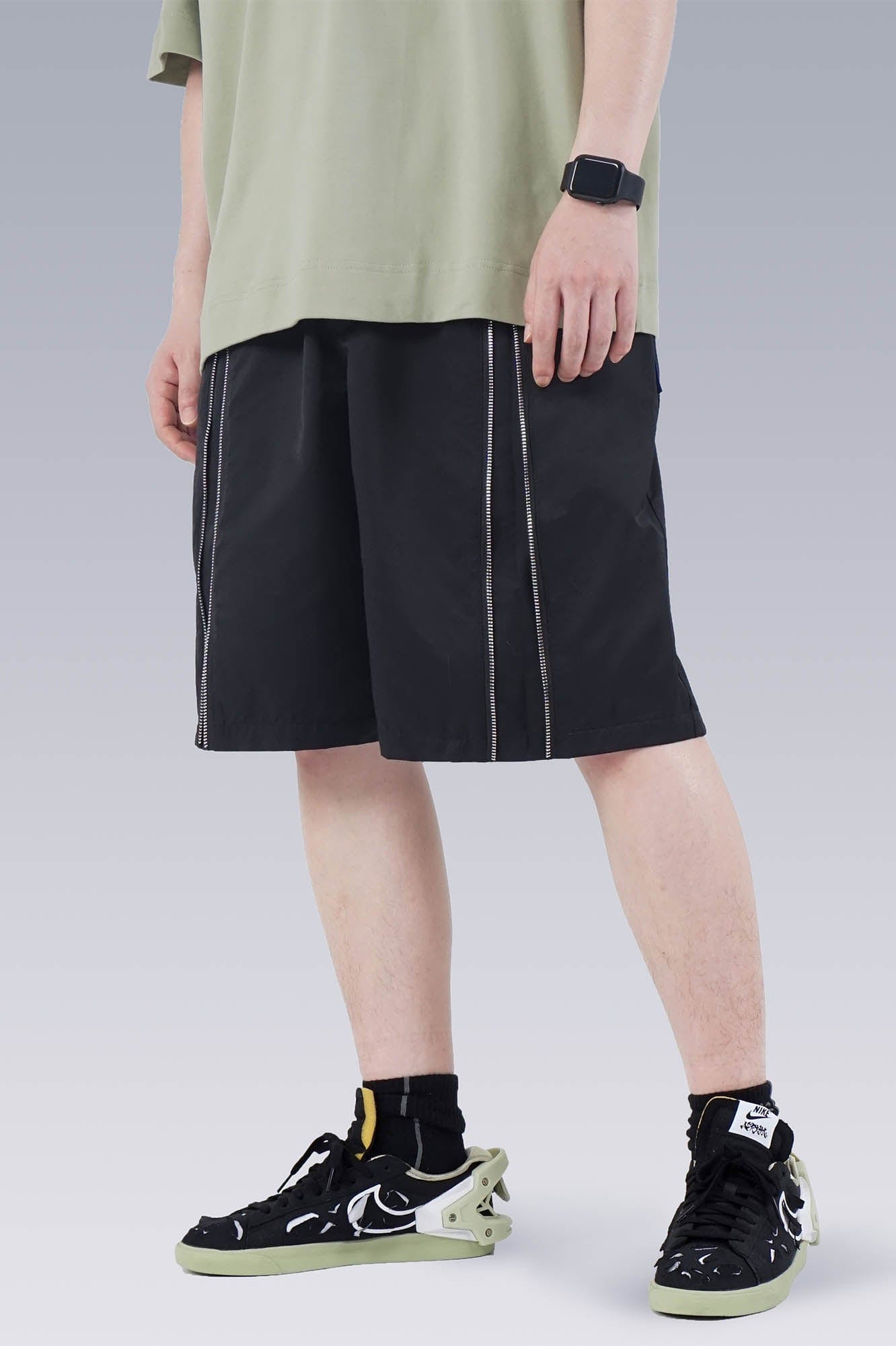 SILENSTORM Center-Zip Utility Shorts