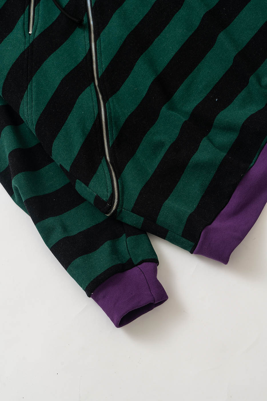 KADAKADA Diagonal Zipped Striped Hoodie