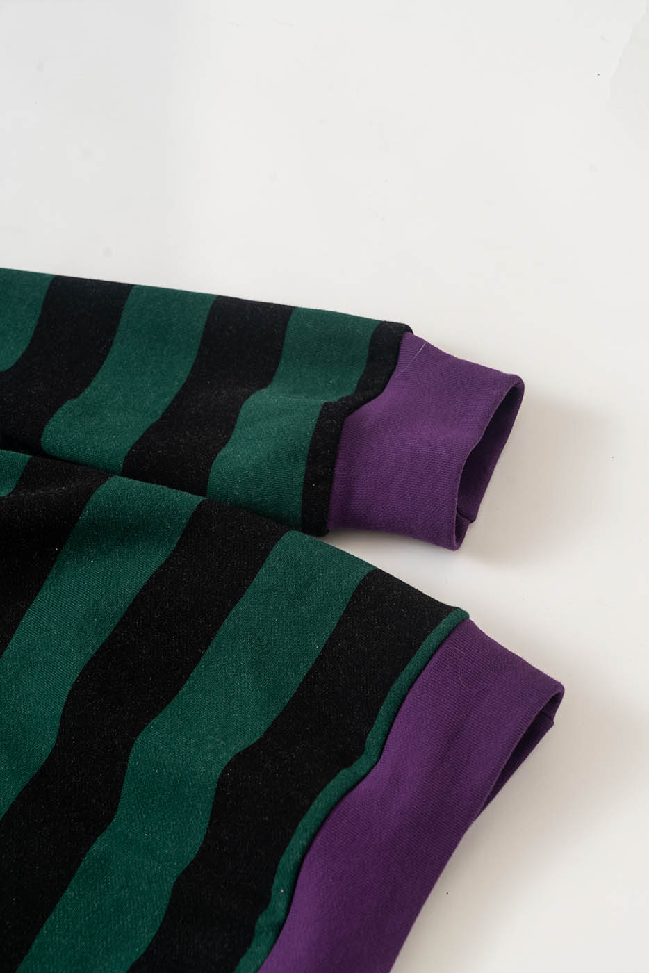 KADAKADA Diagonal Zipped Striped Hoodie