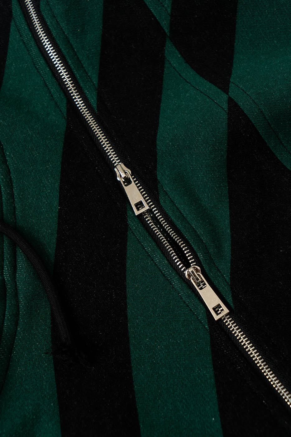 KADAKADA Diagonal Zipped Striped Hoodie