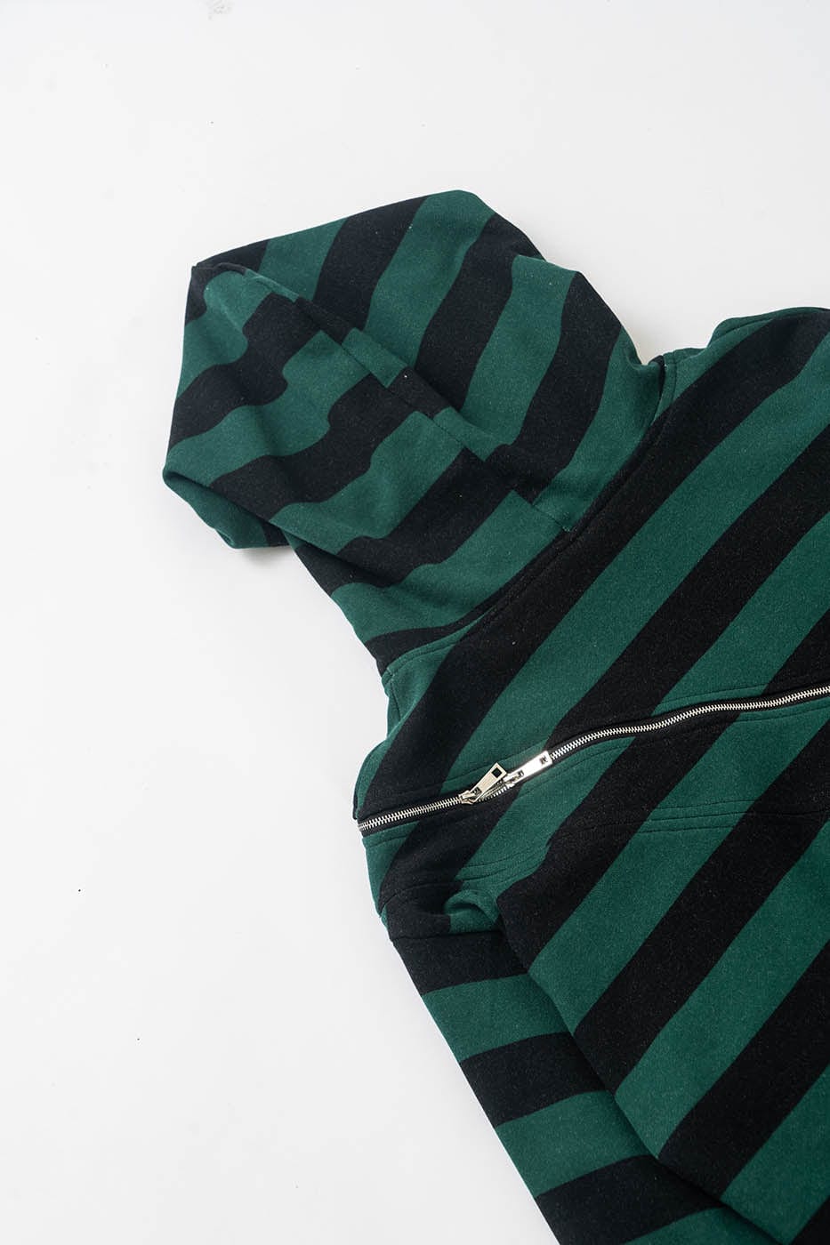 KADAKADA Diagonal Zipped Striped Hoodie